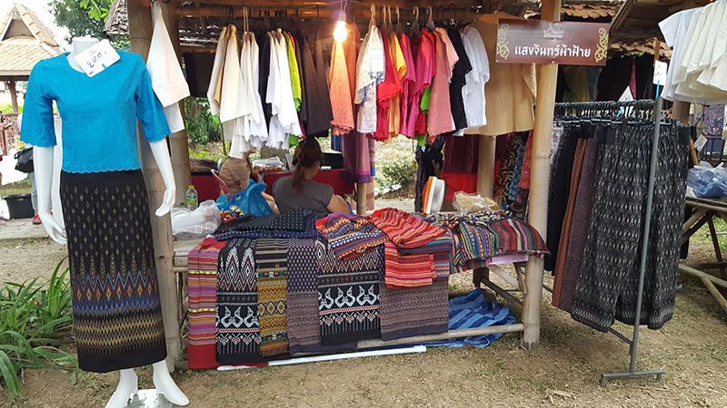 46445_ร้านขายเสื้อผ้า 2.jpg