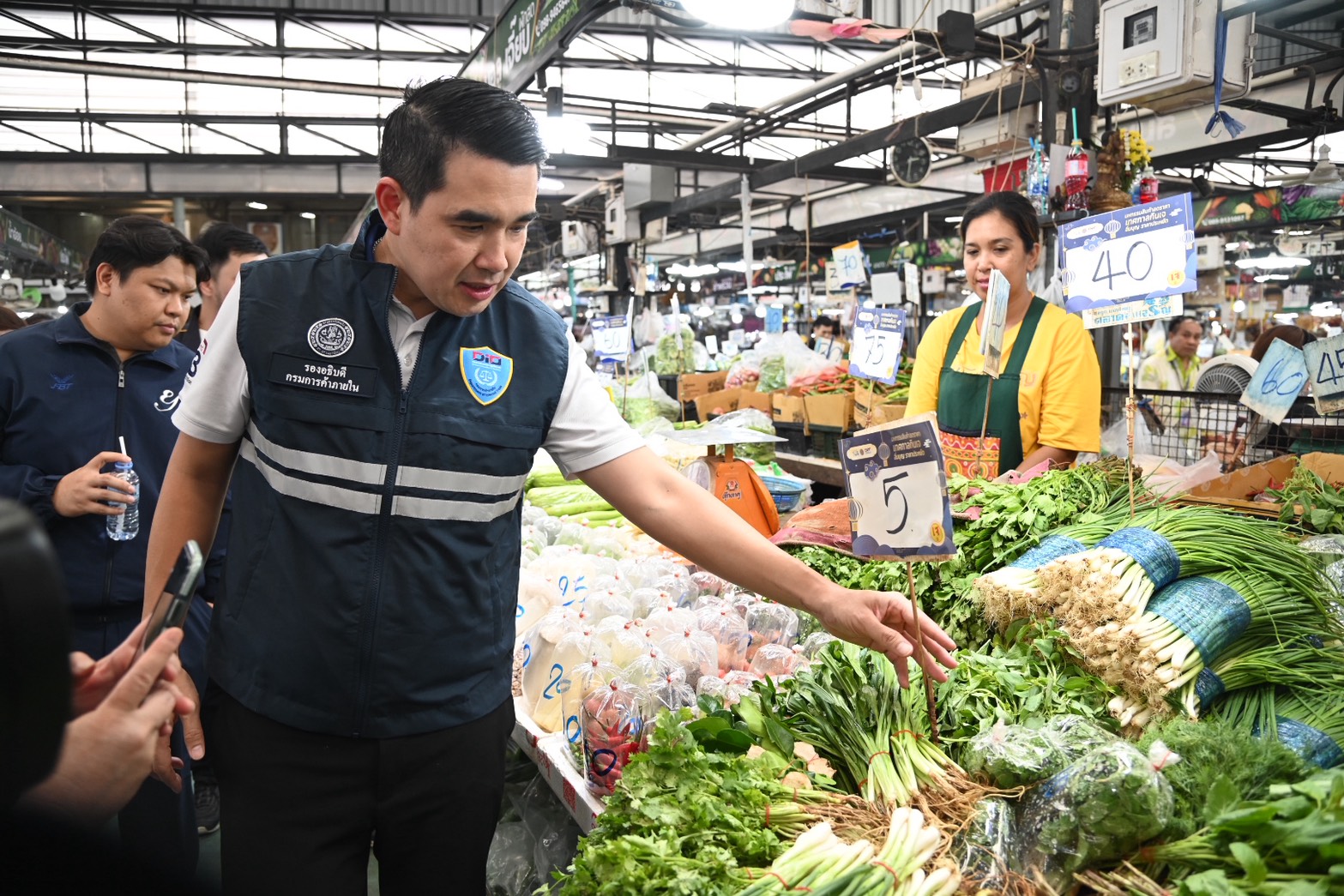 ข่าวเลขที่ 15/2569 DIT เดินหน้าลดค่าครองชีพช่วงกินเจ ‘อิ่มบุญ แบบสบายกระเป๋า’ พร้อมขานรับคนละครึ่งพลัส กระตุ้นเศรษฐกิจฐานราก (22 ตุลาคม 2568)