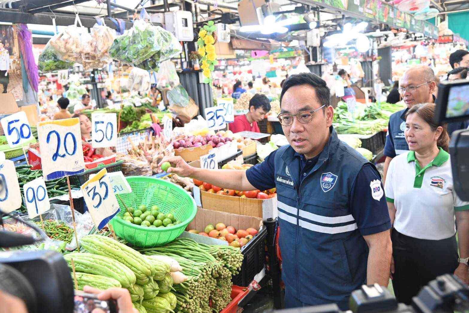 กรมการค้าภายใน บุกตลาดสด ตรวจหมู ไข่ มะนาว ปริมาณเพียงพอ ราคาเหมาะสม