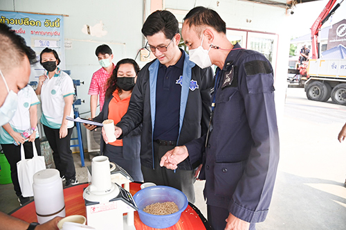 ติดตามสถานการณ์ปริมาณและราคาปุ๋ยเคมี แนะนำช่องทางซื้อปุ๋ย “จับคู่ปุ๋ย ซื้อตรง ถูกเงิน-ถูกใจ” พร้อมตรวจสอบความเป็นธรรมทางการค้าให้เกษตรกร