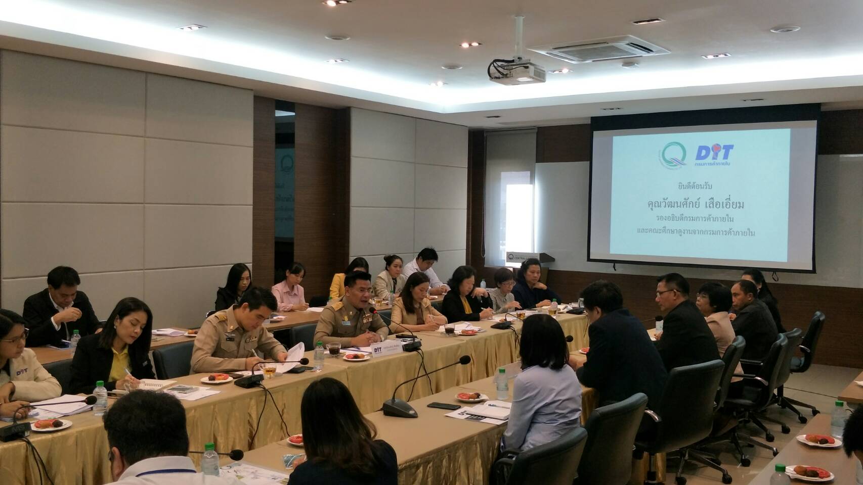 รองอธิบดีฯ นำคณะเข้าหารือและดูงาน Central Lab Thai