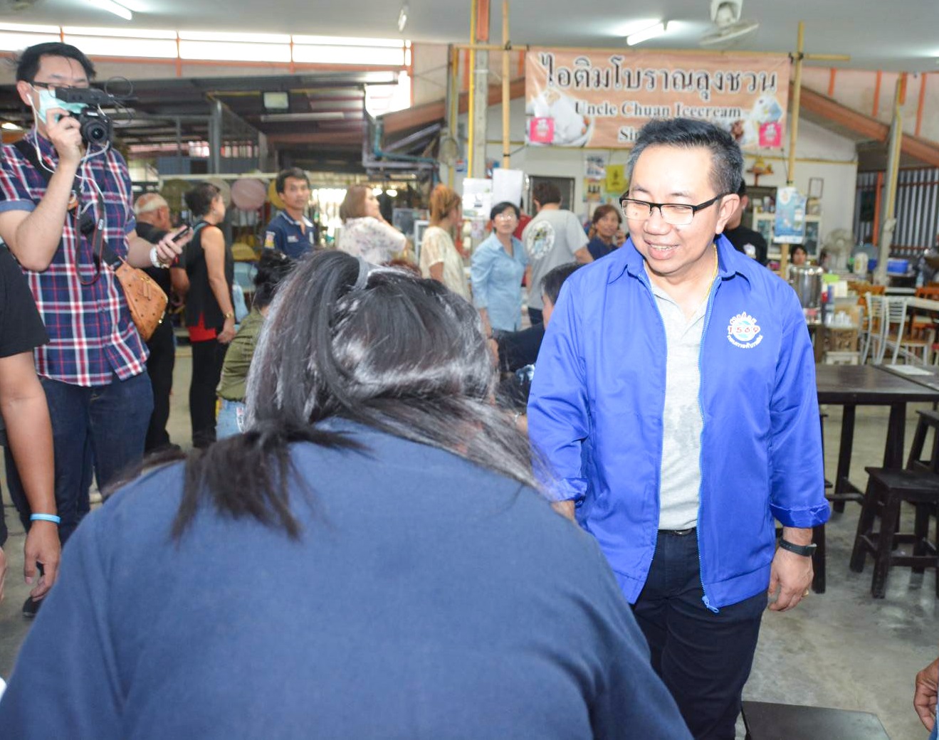 รองอธิบดีลงพื้นที่ตรวจติดตามสถานการณ์สินค้า