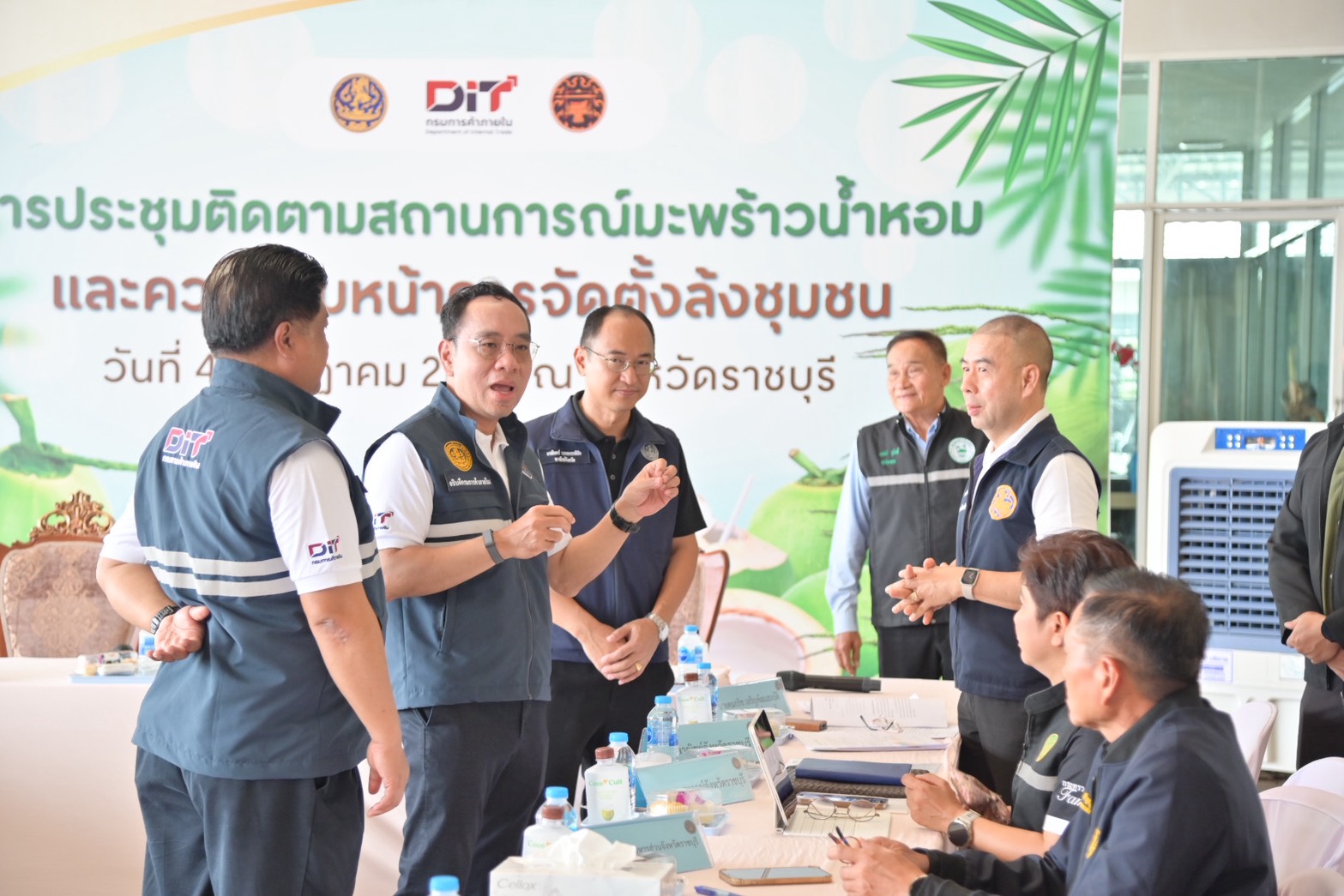DIT ลงพื้นที่ติดตามสถานการณ์มะพร้าวน้ำหอม  และการจัดตั้ง “ล้งชุมชนมะพร้าวน้ำหอม”