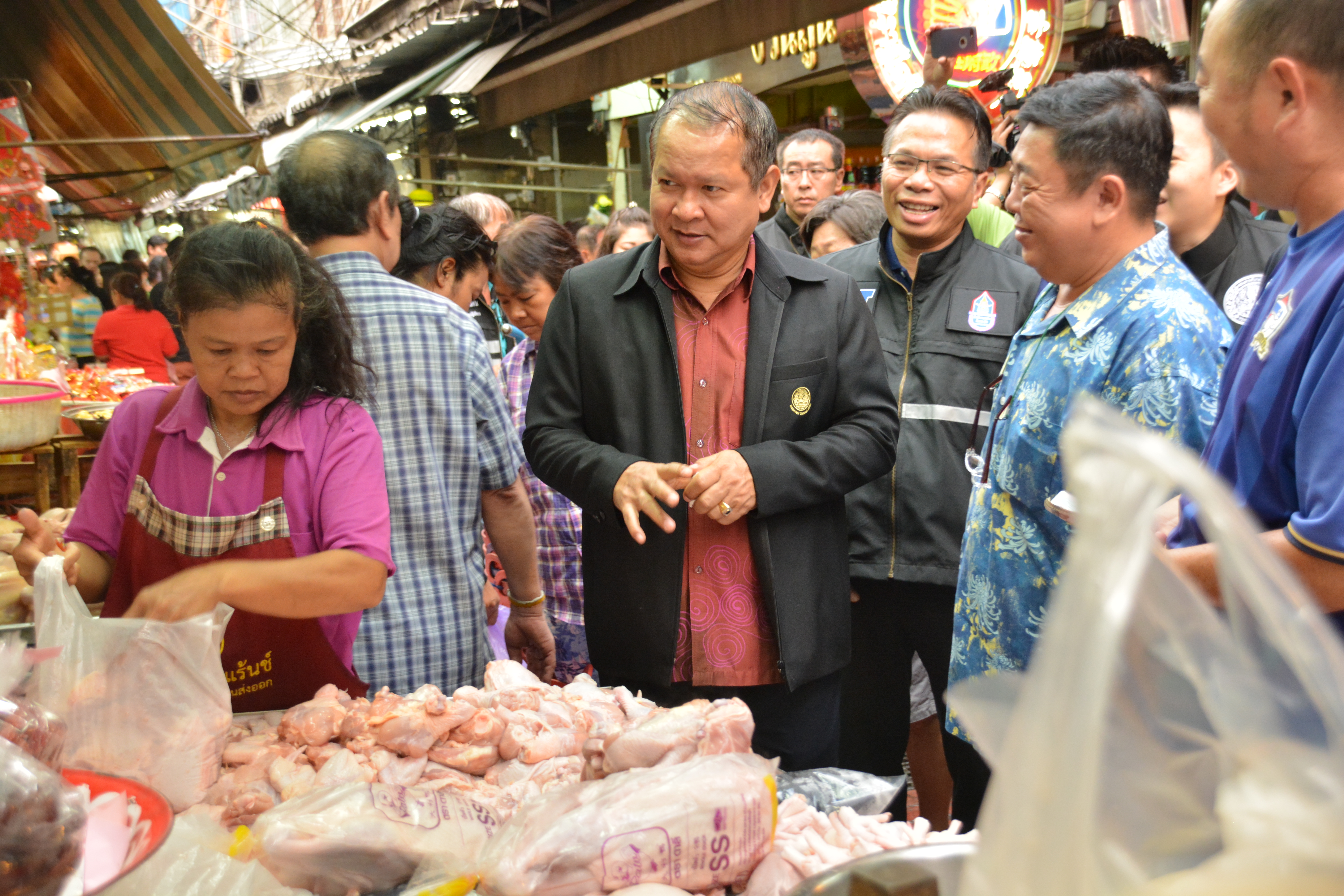 อธิบดีกรมการค้าภายในลงพื้นที่ตรวจสอบสถานการณ์ราคาสินค้าในช่วงเทศกาลตรุษจีน