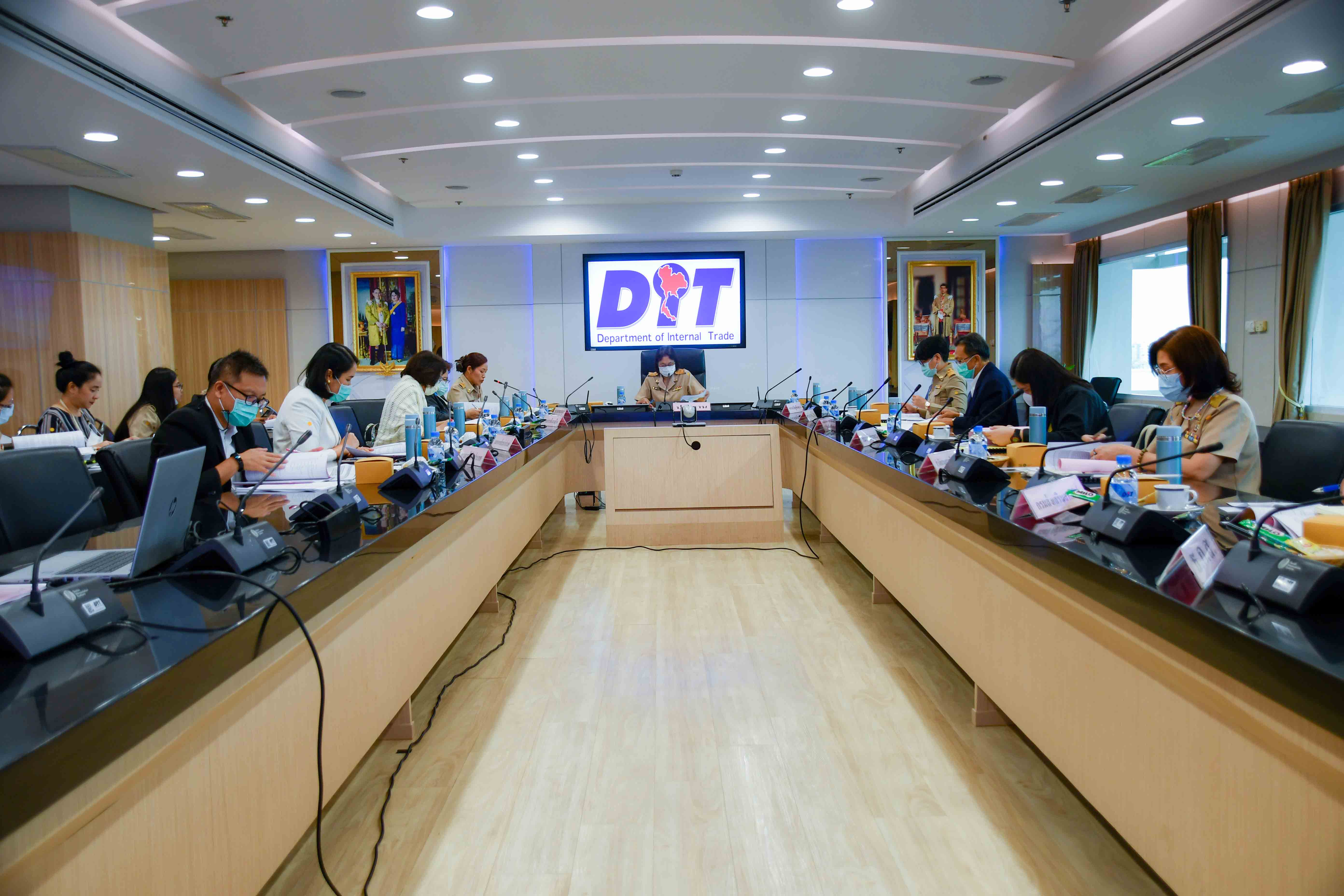 การประชุมคณะอนุกรรมการกลั่นกรองเรื่องเสนอคณะกรรมการบริหารกองทุนรวมเพื่อช่วยเหลือเกษตรกร ครั้งที่ 2/2564