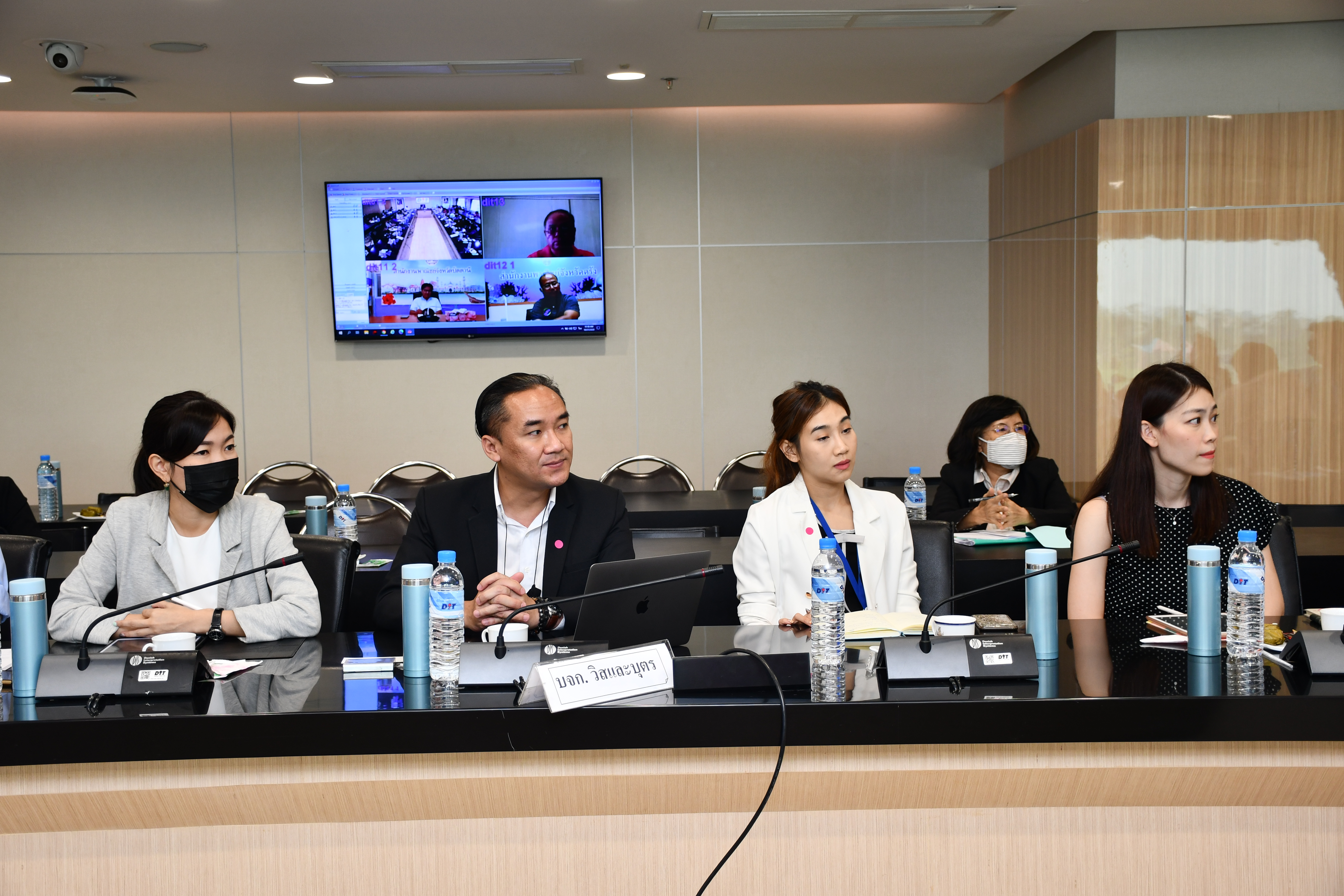 การประชุมหารือแนวทางสนับสนุนความช่วยเหลือเกษตรกรผู้เลี้ยงกุ้ง