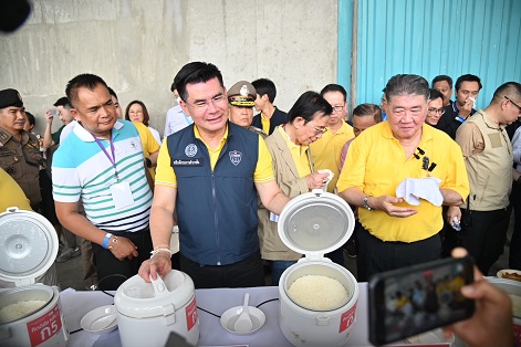 พาณิชย์ตรวจสอบคุณภาพข้าวสาร ในสต๊อกของรัฐบาล