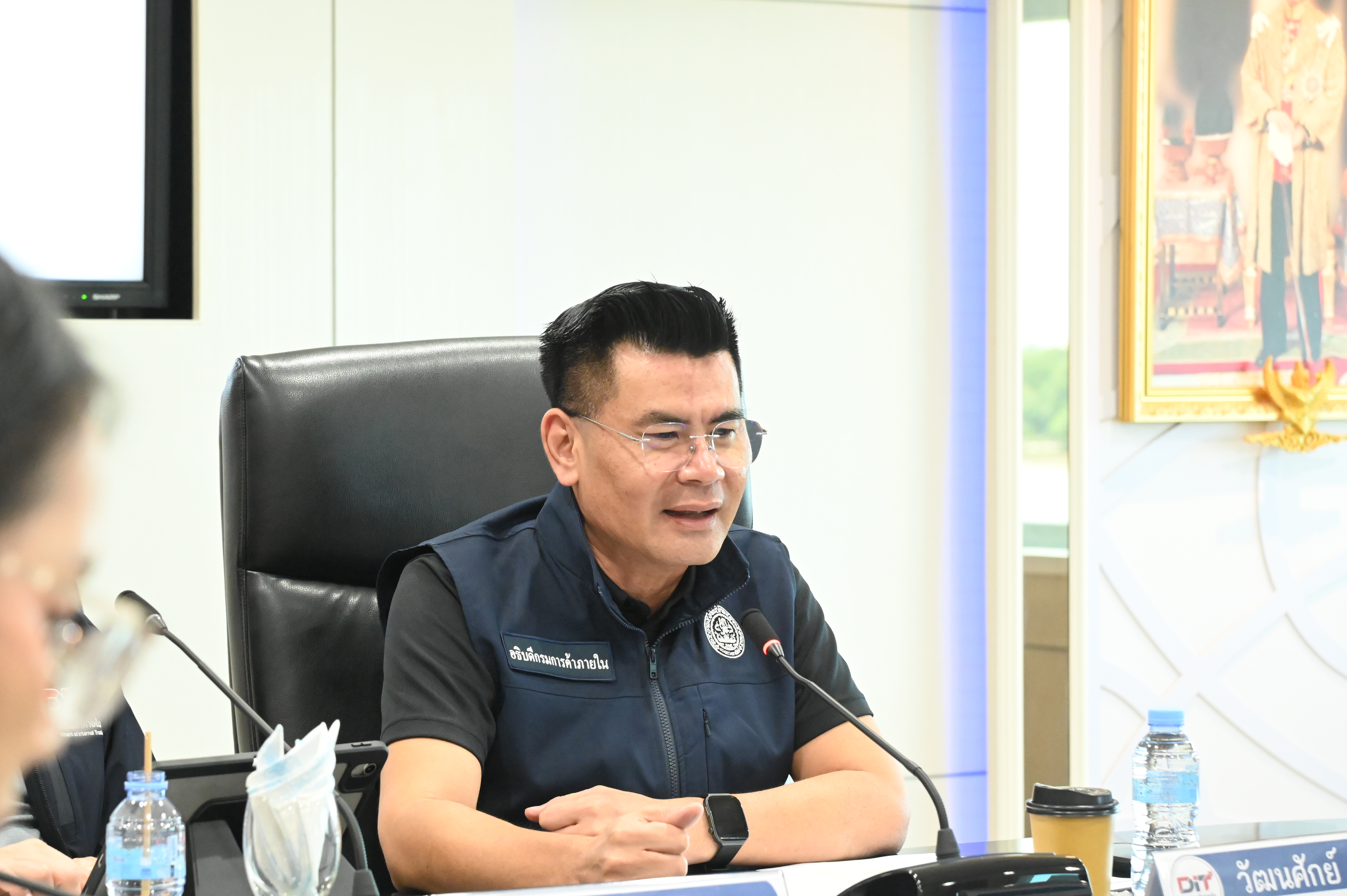 ข่าวเลขที่ 5/2570 “กรมการค้าภายใน” ขอผู้ประกอบการ จำหน่ายวัสดุซ่อมแซม เครื่องไฟฟ้า บริการซ่อมแซมรถยนต์ ตรึงราคา และเตรียมสินค้า–อะไหล่ให้พร้อม จัดส่วนลด–บริการช่างราคาพิเศษ ช่วยประชาชนฟื้นฟูหลังน้ำลด (8 ตุลาคม 2569)