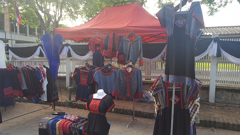 45944_ร้านขายเสื้อผ้าเหนือ.jpg
