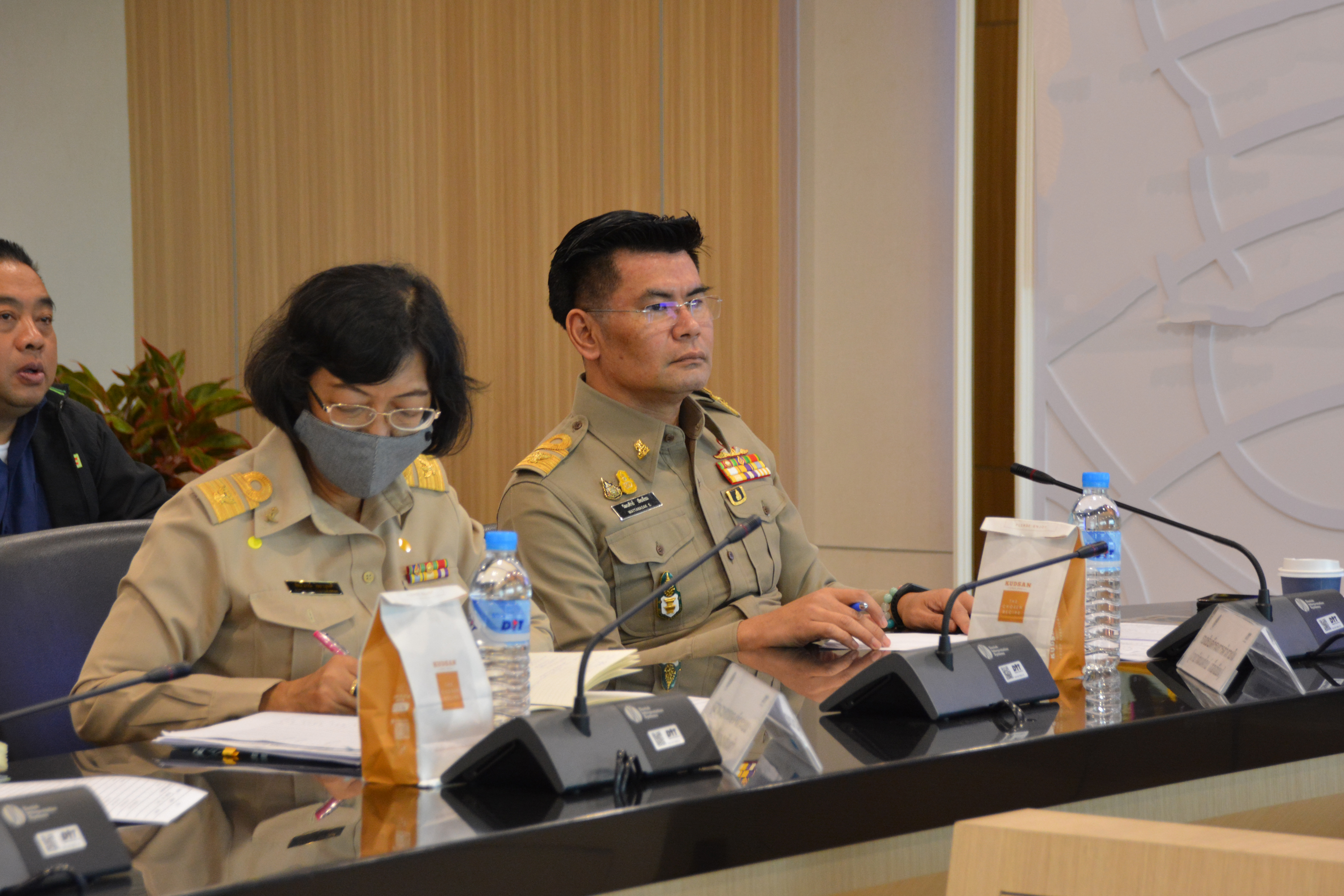 การประชุมหารือแนวทางกำกับดูแลราคาบริการซื้อขายและบริการขนส่งสินค้าสำหรับธุรกิจออนไลน์