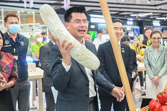 พาณิชย์ ร่วมส่งเสริมกิจกรรม ตามมาตรการบริหารจัดการผลไม้ปี 2567