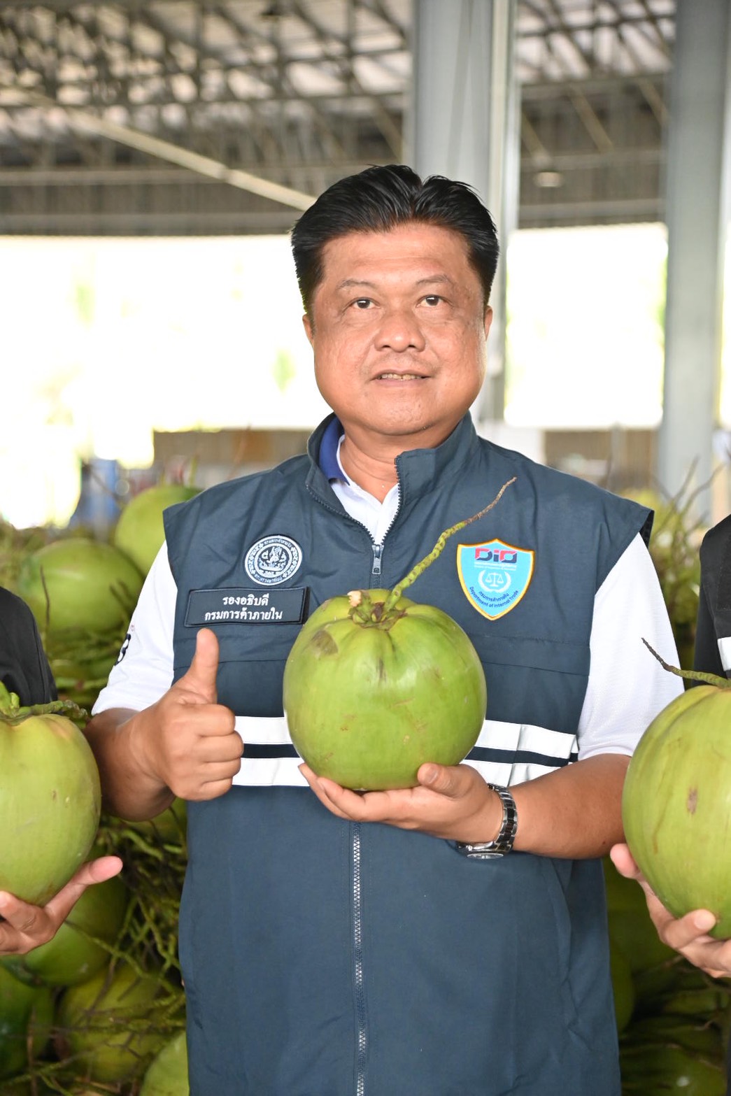 DIT ลงพื้นที่จังหวัดราชบุรี ติดตามสถานการณ์รับซื้อและจำหน่ายมะพร้าวน้ำหอม 