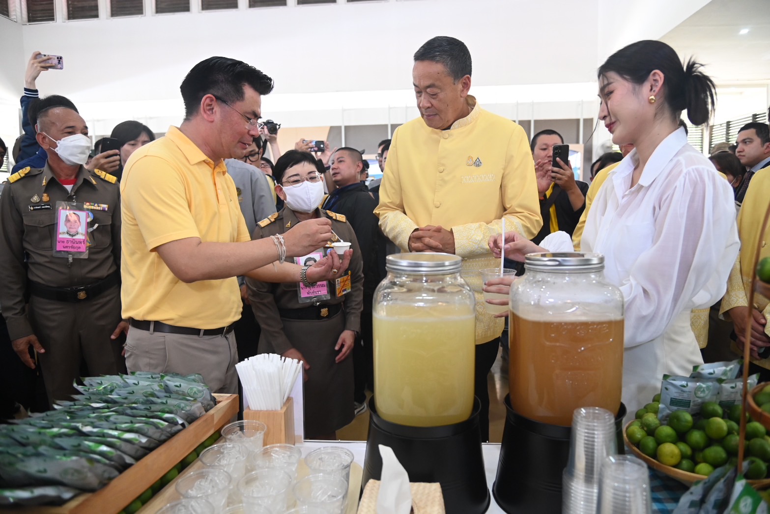 กรมการค้าภายใน ชวน ครม.สัญจร ชิมมะนาวผงสวนจิตรลดา