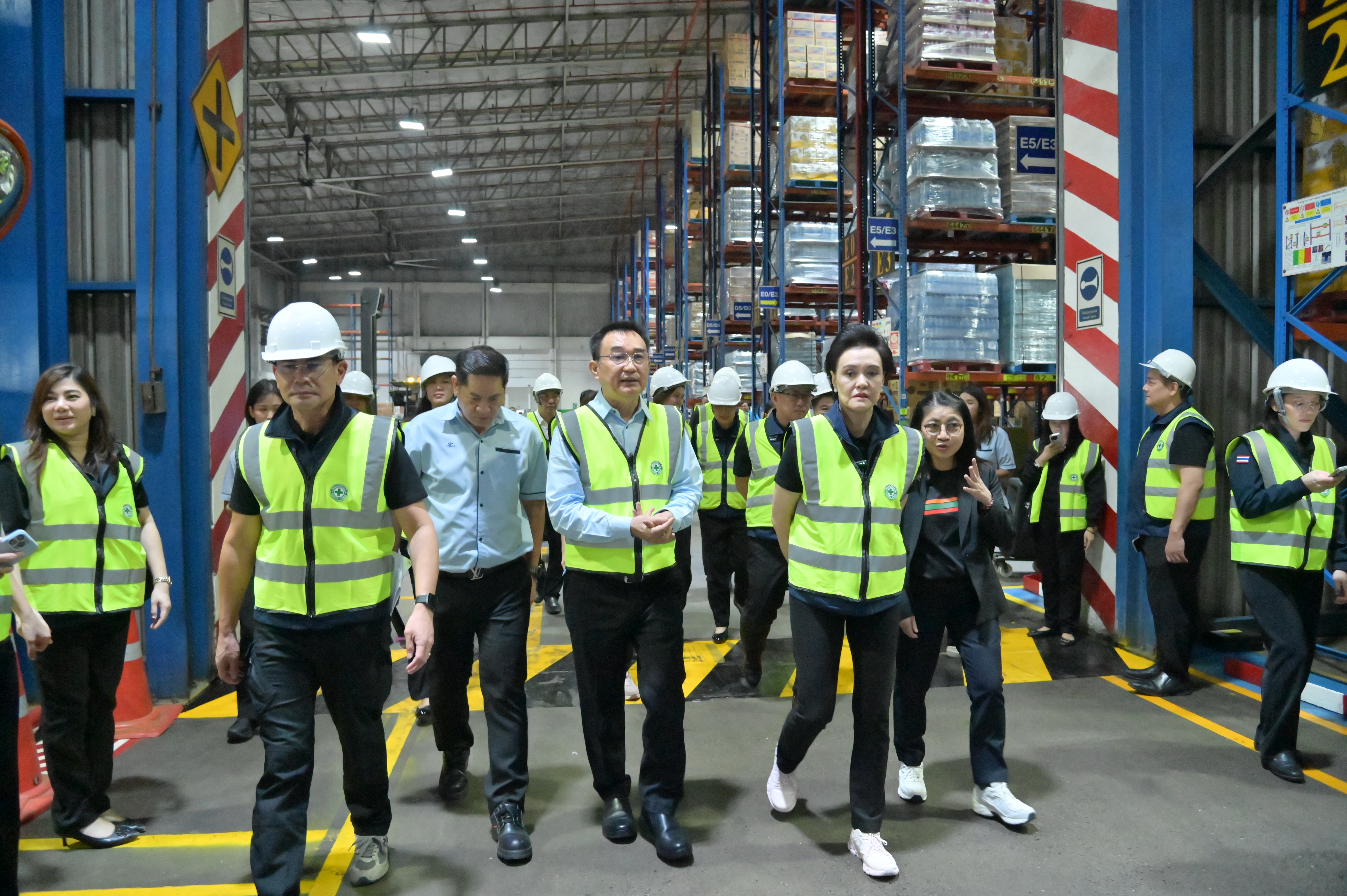 กรมการค้าภายใน ลงพื้นที่ตรวจติดตามปริมาณสินค้าอุปโภคบริโภค 