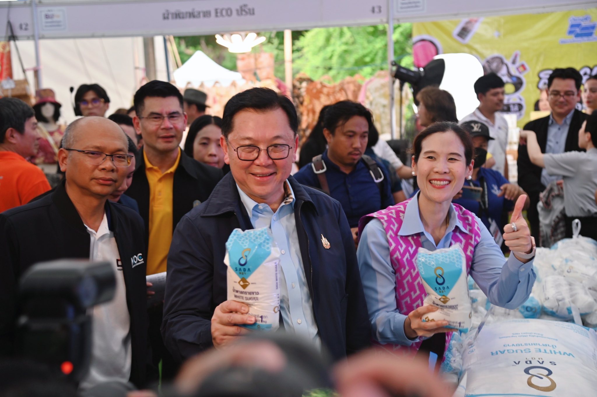 “พาณิชย์”เดินหน้า “ไทยทำ ไทยใช้ ไทยช่วยไทย” จัดธงฟ้าราชบุรีลดสูงสุด 60% เตรียมต่อยอดลดราคาปุ๋ย-ยา ช่วยเกษตรกร