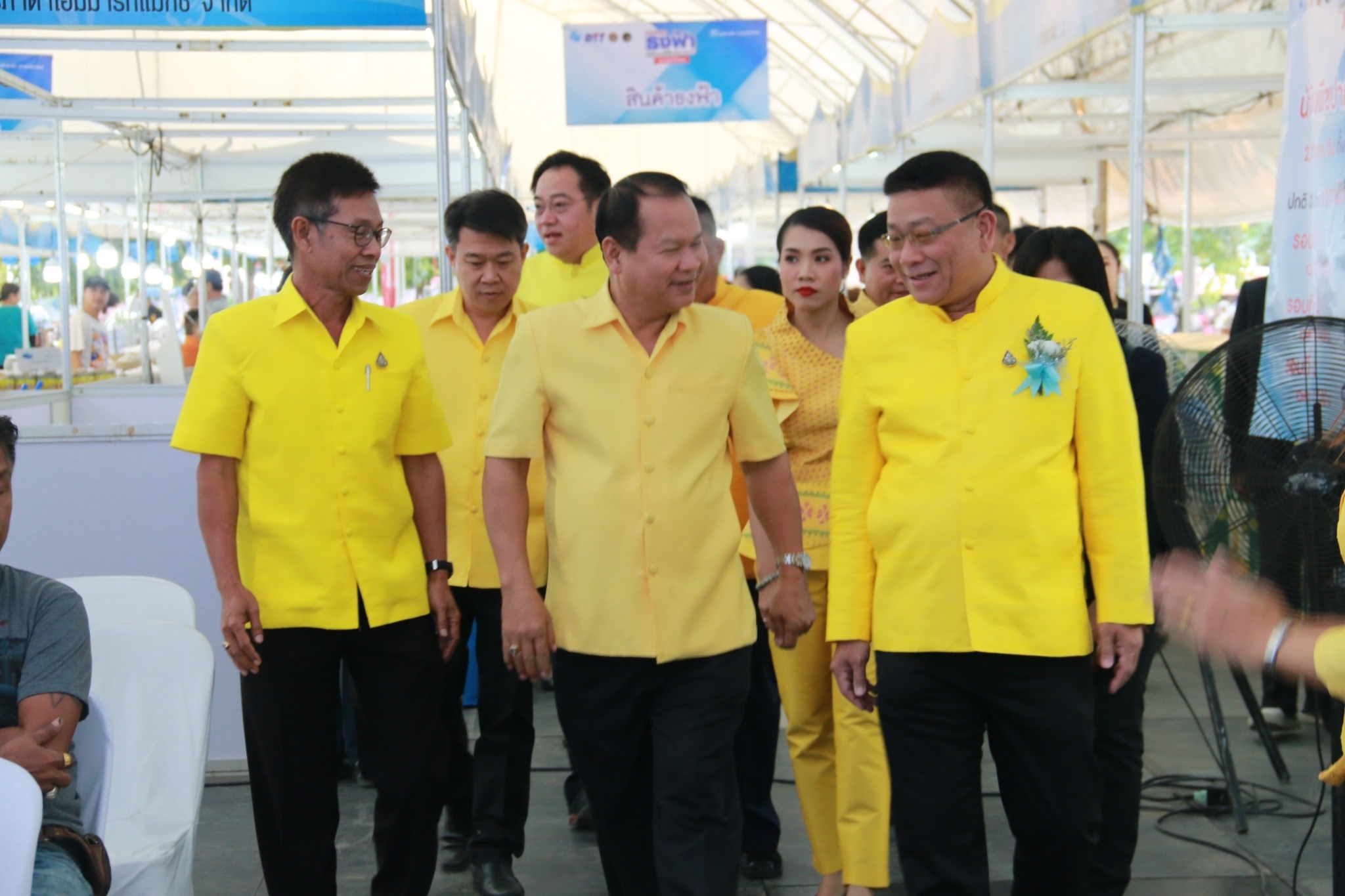 อธิบดีกรมการค้าภายใน เป็นประธานเปิดงานมหกรรมธงฟ้าลดค่าครองชีพผู้ประสบภัยจังหวัดมหาสารคาม