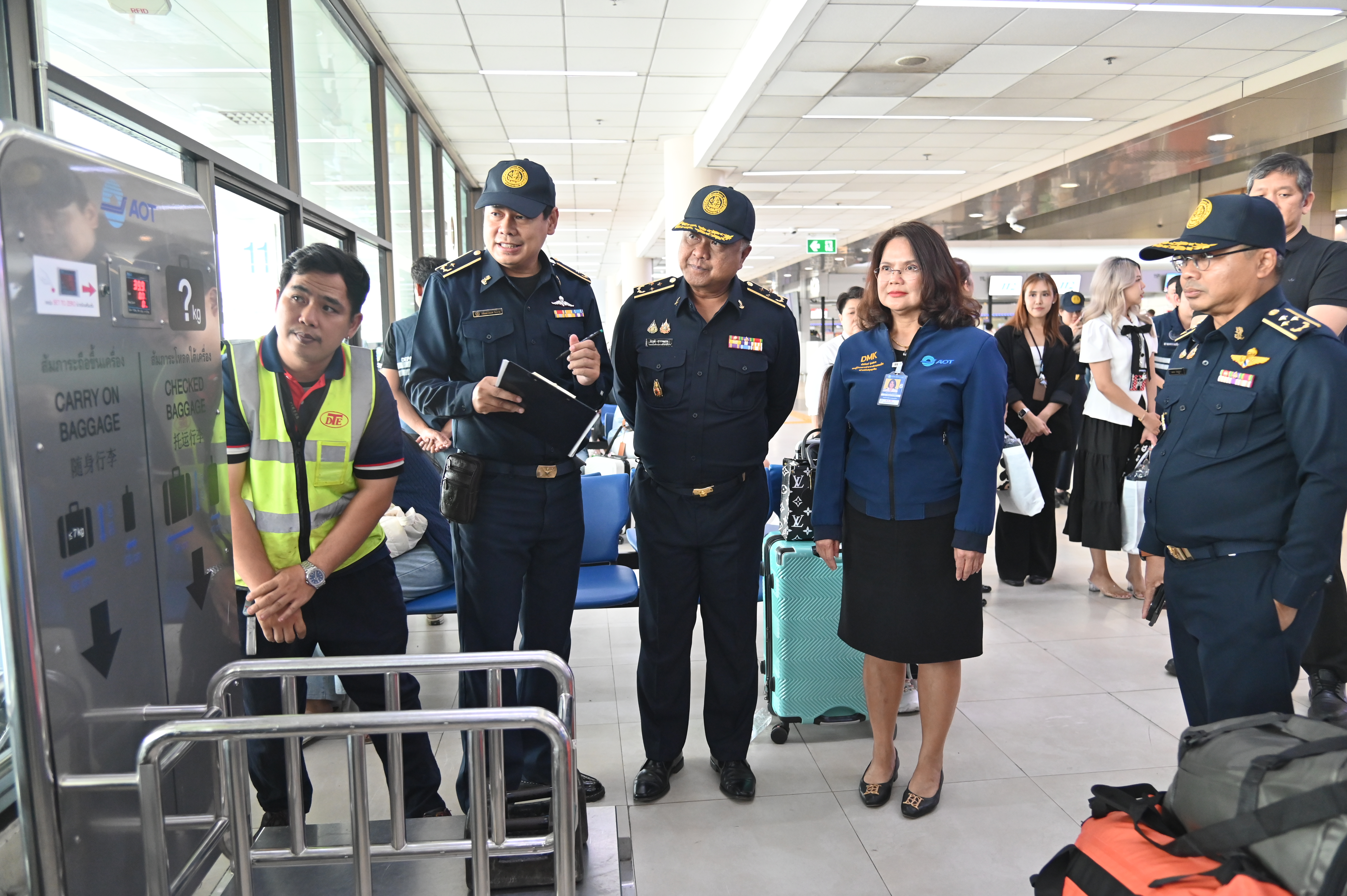 ข่าวเลขที่ 110/2569 กรมการค้าภายในดูแลราคาสินค้า-ค่าบริการรับสงกรานต์ 2569  เน้นย้ำ ห้ามฉวยโอกาสขึ้นราคา แนะประชาชนพบแจ้ง 1569 (9 เมษายน 2569)