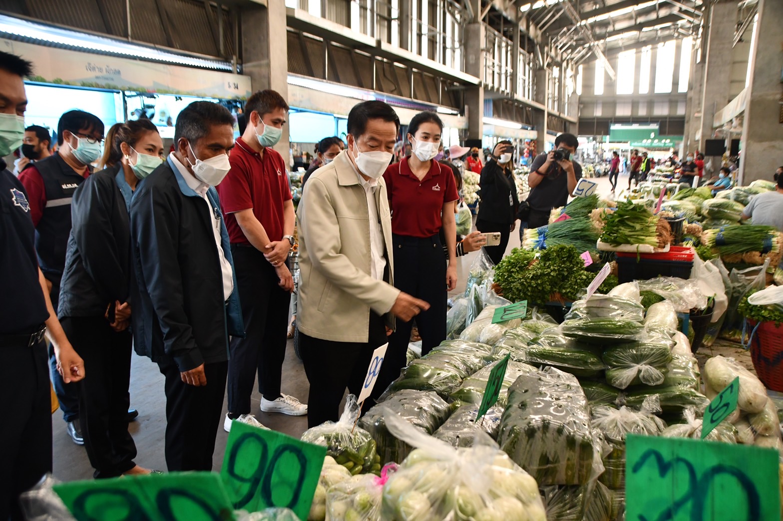 รองอธิบดีกรมการค้าภายในร่วมสำรวจสถานการณ์การค้าสินค้าผักและผลไม้