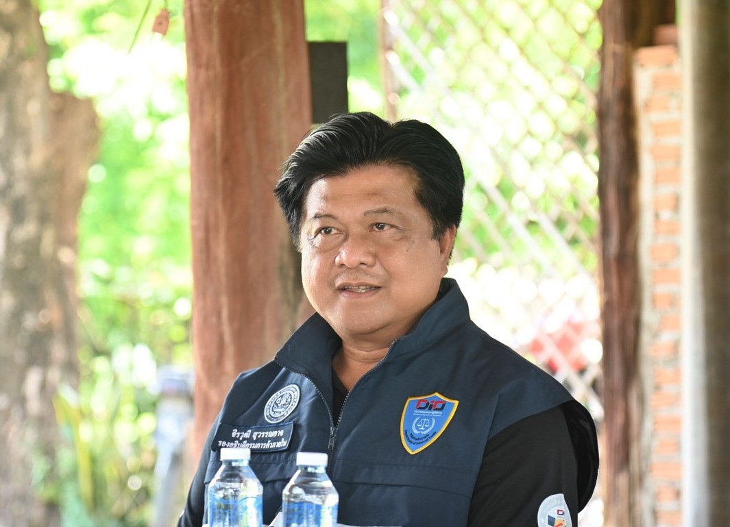 ข่าวเลขที่ 172/2569 พาณิชย์เอาจริง! สนธิกำลังลงพื้นที่ติดตามการรับซื้อมะพร้าวเข้ม ห้ามกดราคารับซื้อ สั่งโรงงานรายงานข้อมูลรับซื้อทุกระยะ คุ้มครองรายได้เกษตรกร (25 มิถุนายน 2569)