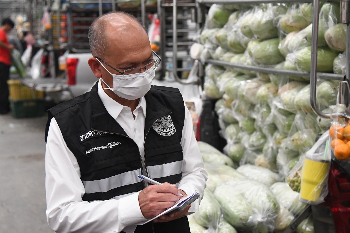 พาณิชย์ติดตามสถานการณ์ราคาและปริมาณผักและผลไม้ช่วงเทศกาลตรุษจีน