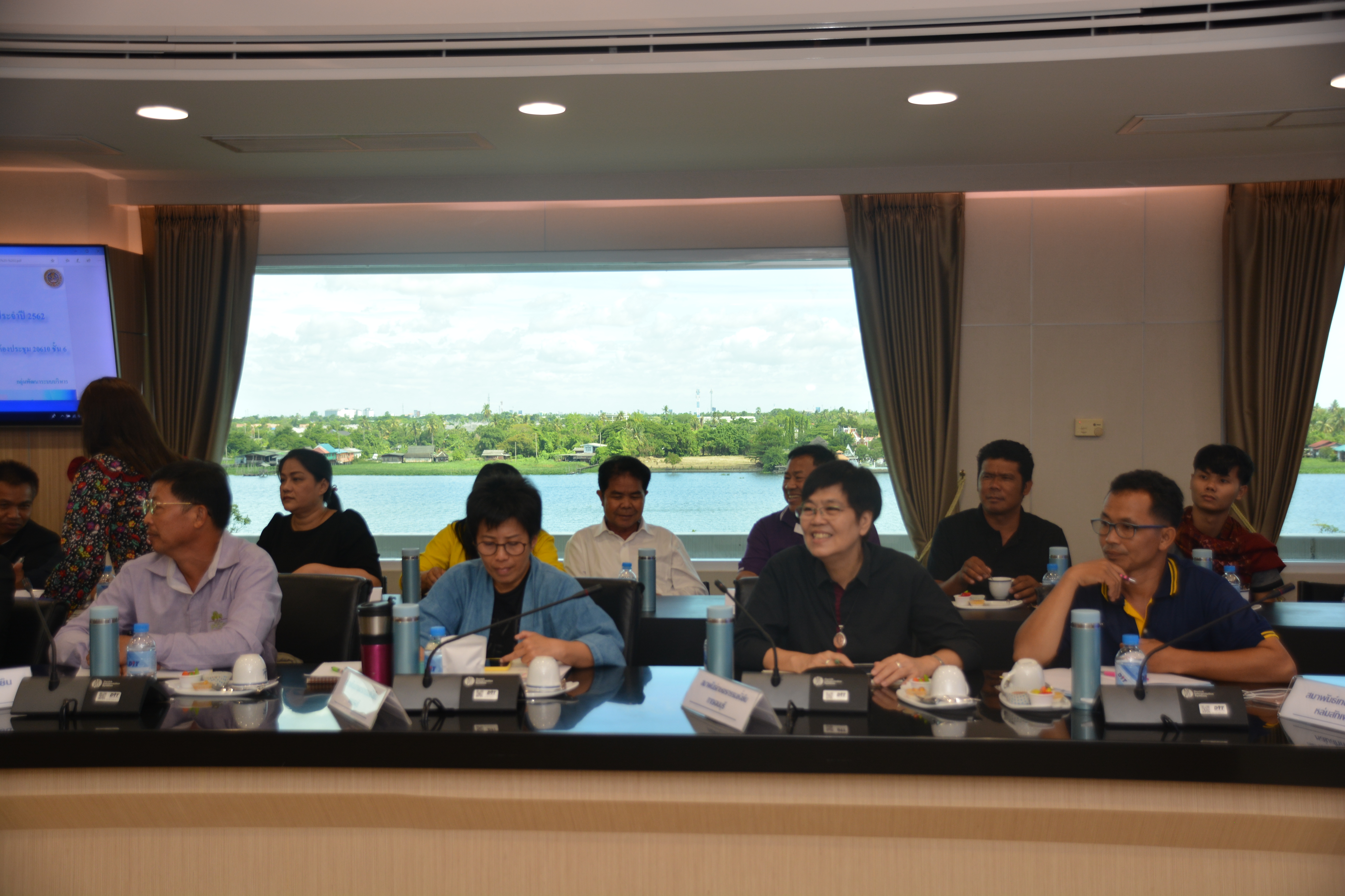 อธิบดีประชุมการตรวจประเมินรางวัลเลิศรัฐ 