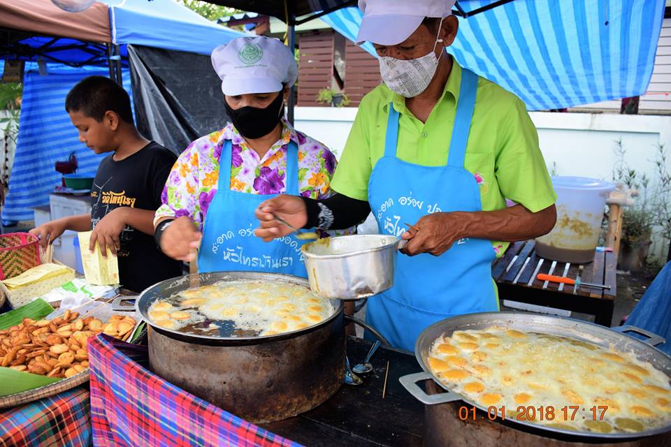 57040_แผงค้าขนม.jpg
