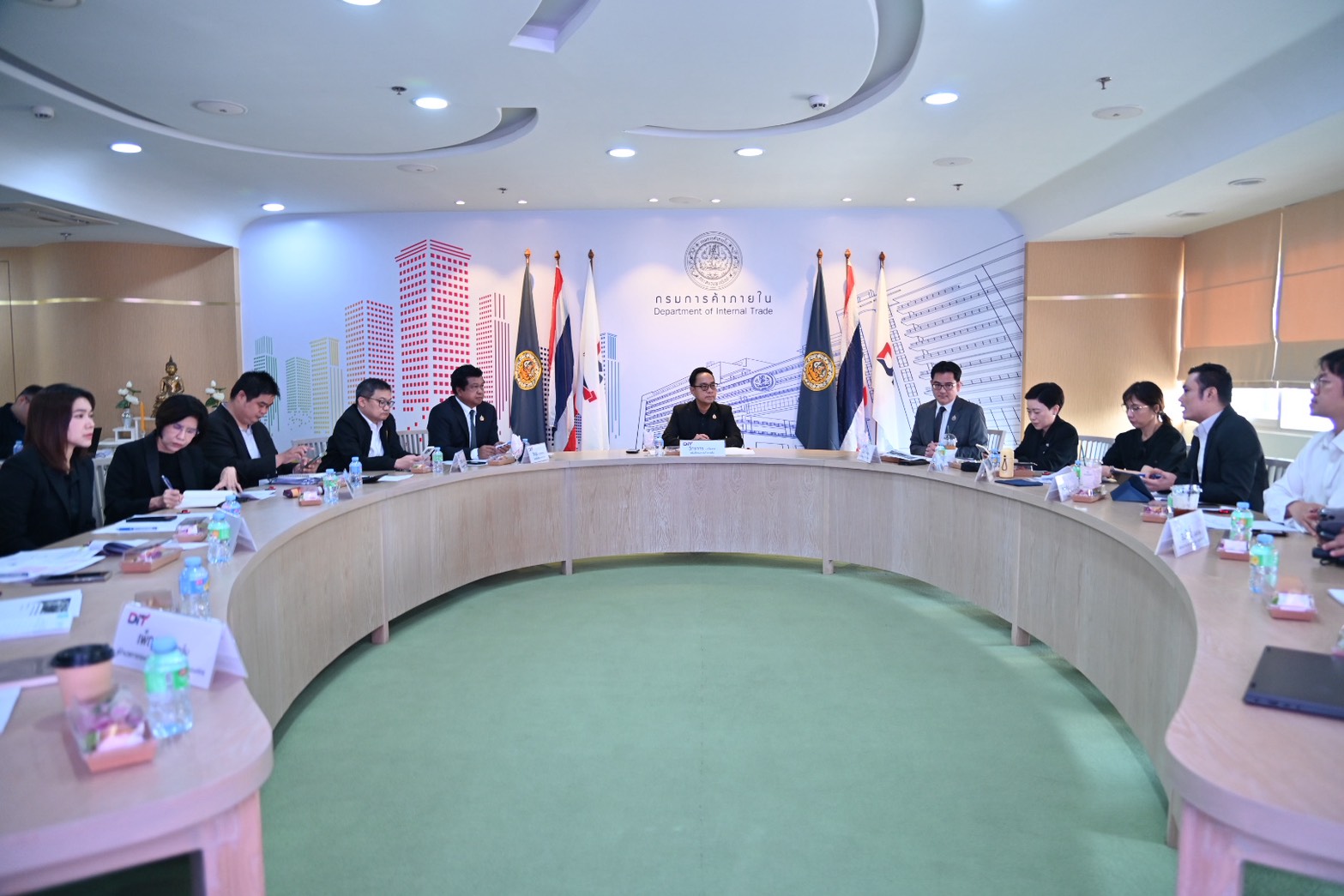 ข่าวเลขที่ 63/2569 พาณิชย์ เกาะติดสถานการณ์ทุเรียนไทย เดินหน้าสำรวจความต้องการตลาด เตรียมแคมเปญยกระดับภาพลักษณ์ทุเรียนคุณภาพ สร้างความเชื่อมั่นผู้บริโภค (23 มกราคม 2568)