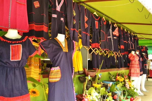 33844_แผงค้า เสื้อผ้า.jpg