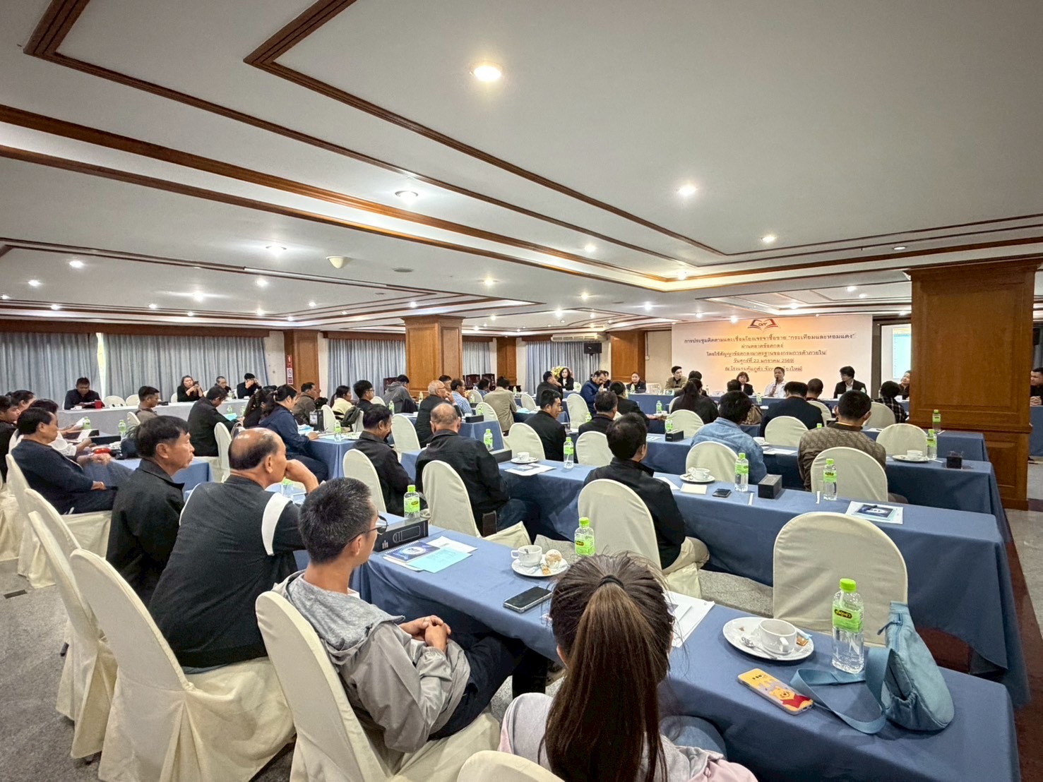 ข่าวเลขที่ 69/2569 พาณิชย์พาเอกชนรับซื้อตรงจากสวน “หอม–กระเทียม–หอมหัวใหญ่” ล็อตแรกกว่า 7,000 ตัน ผ่านตลาดข้อตกลง (5 กุมภาพันธ์ 2569)