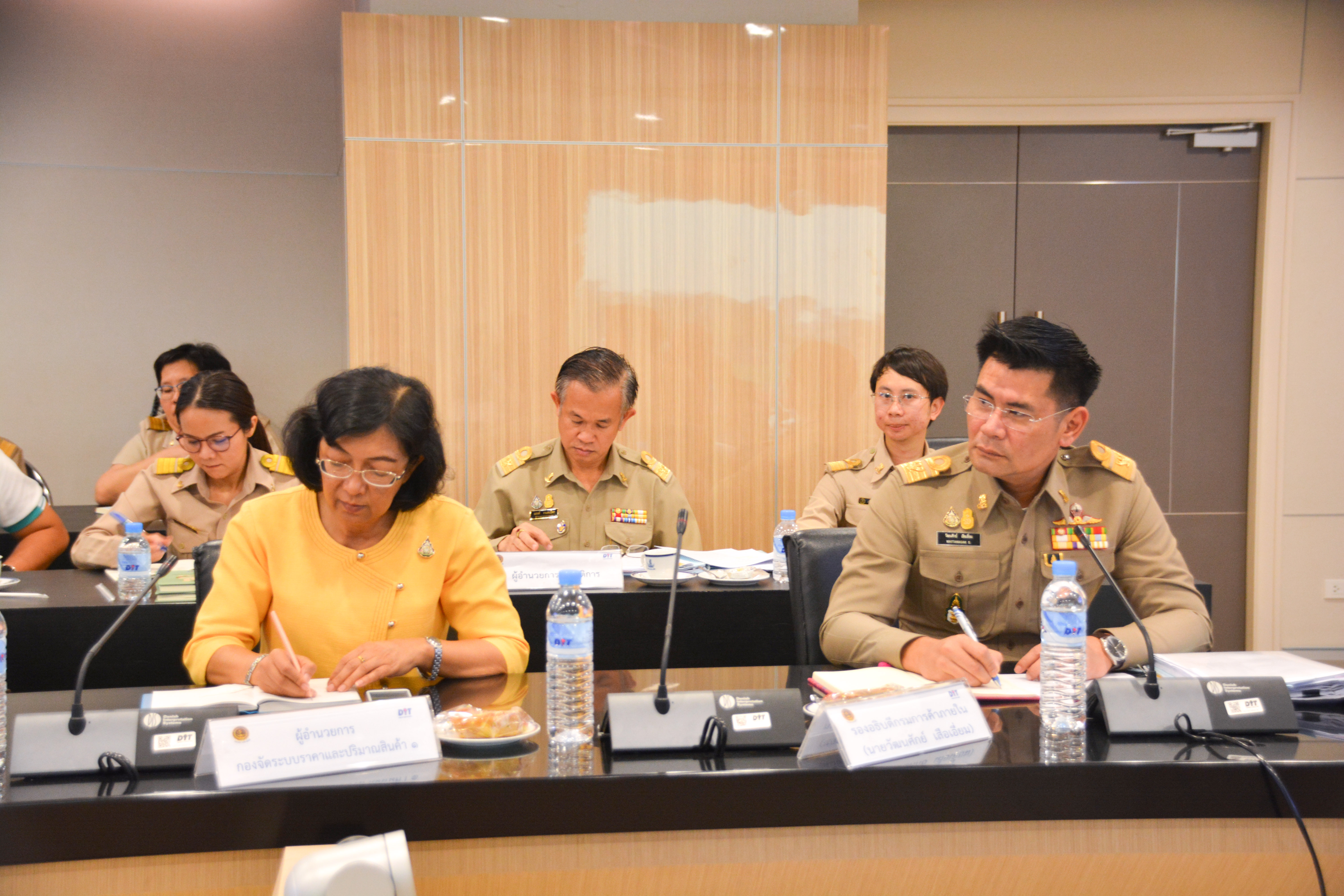 การประชุมหารือแนวทางการกำกับดูแลสินค้าอุปโภคบริโภค