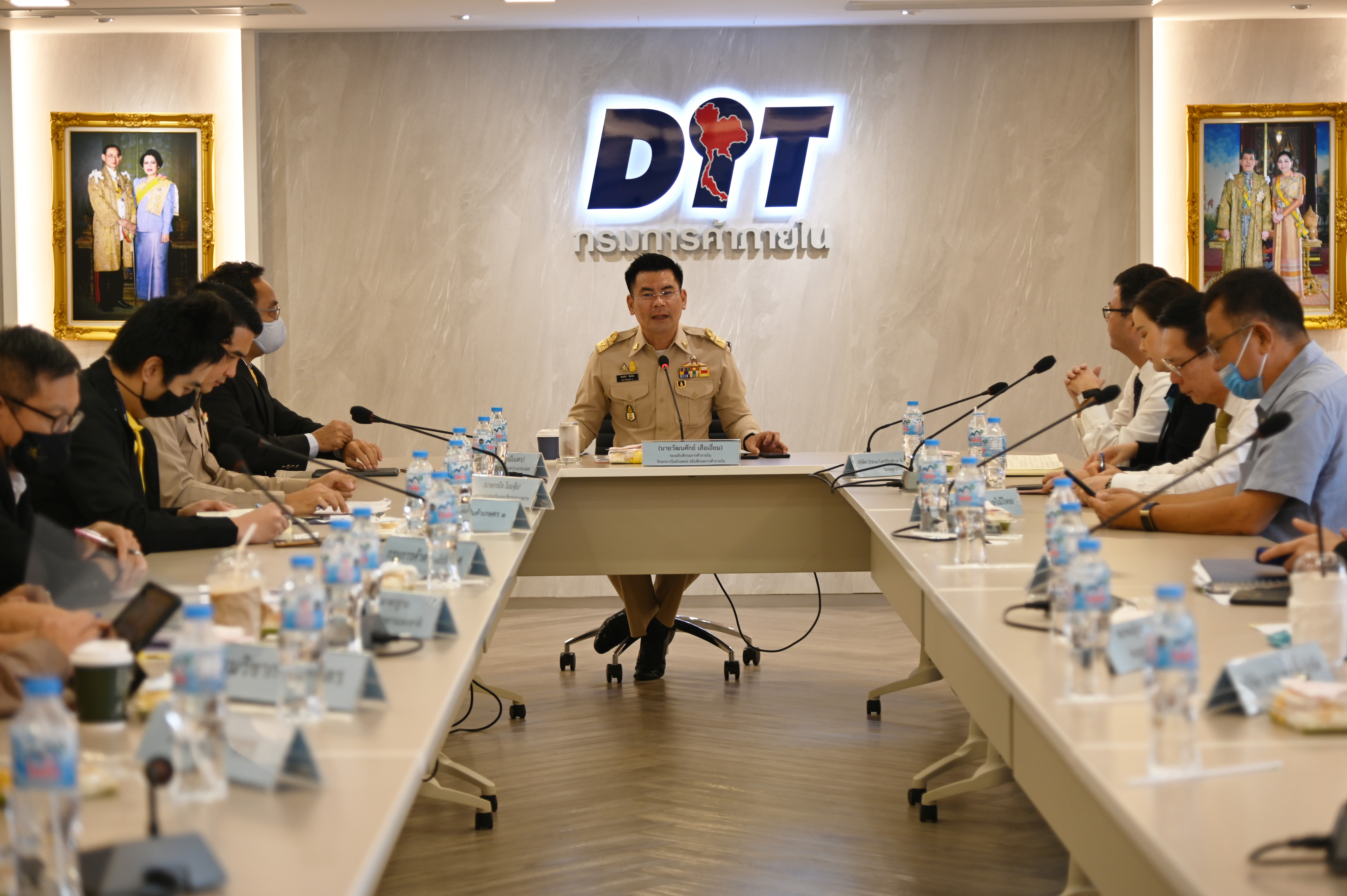 การประชุมหารือข้อร้องเรียนจากสมาคมผู้ค้าและส่งออกผลไม้ไทยและสมาคมทุเรียนไทย