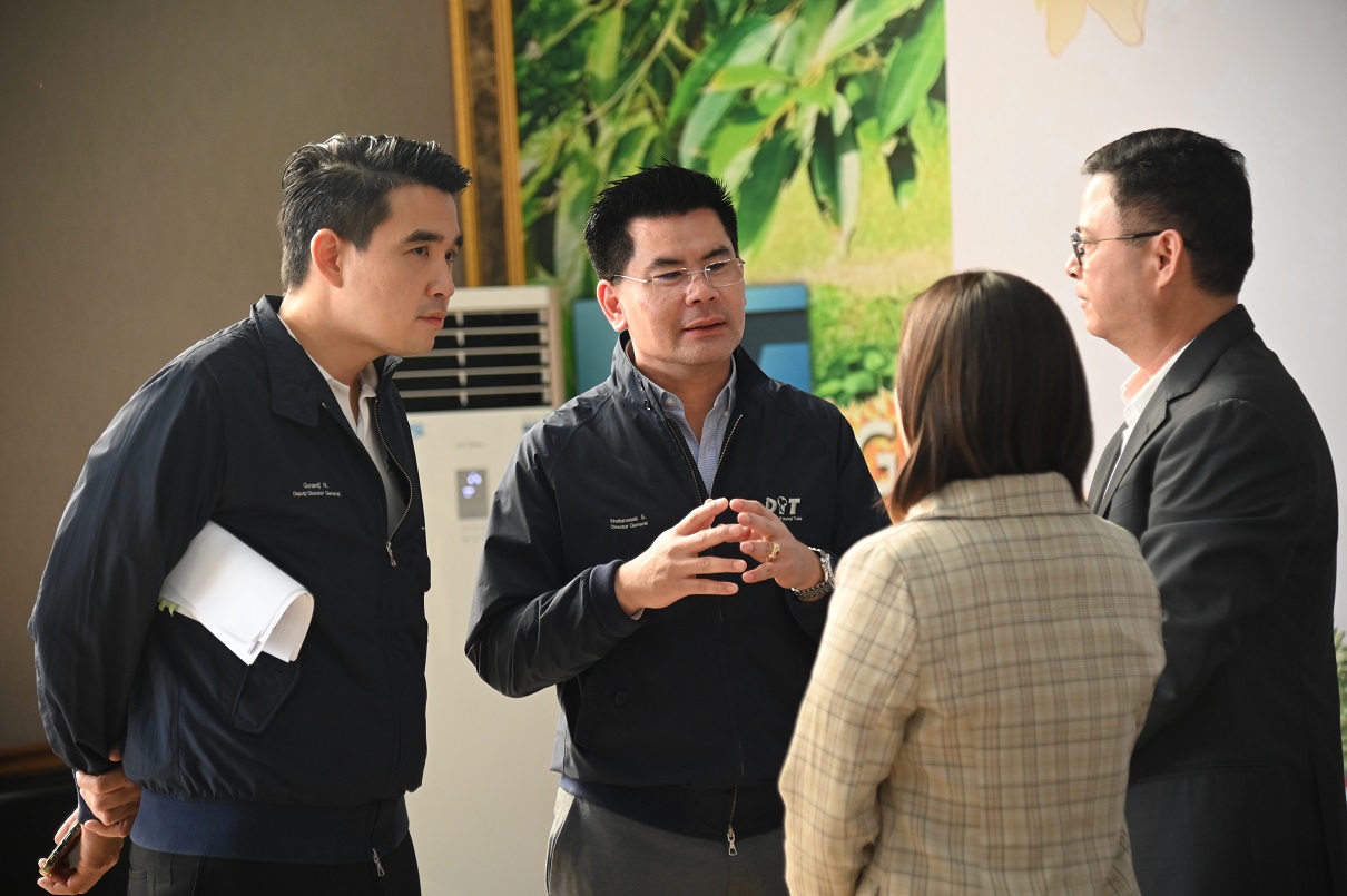 กรมการค้าภายใน ร่วมพิธี MOU ขายทุเรียน-มังคุด และหารือกับผู้ค้าอัญมณีจังหวัดจันทบุรี