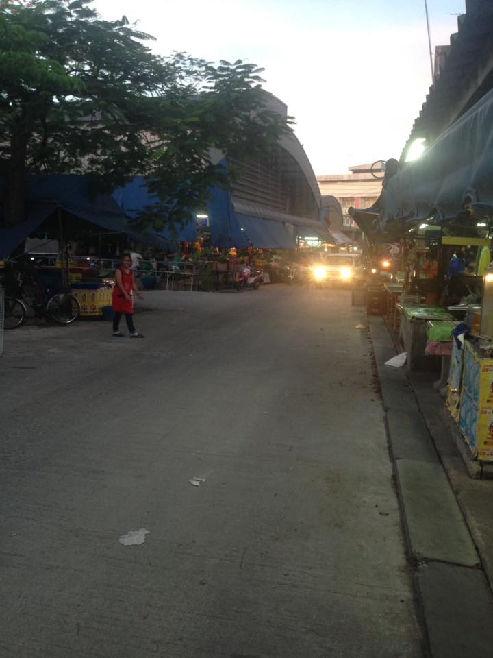 22552_ที่จอดรถหน้าตลาด.jpg