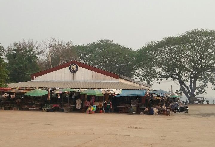 33839_ด้านหน้าตลาด.jpg