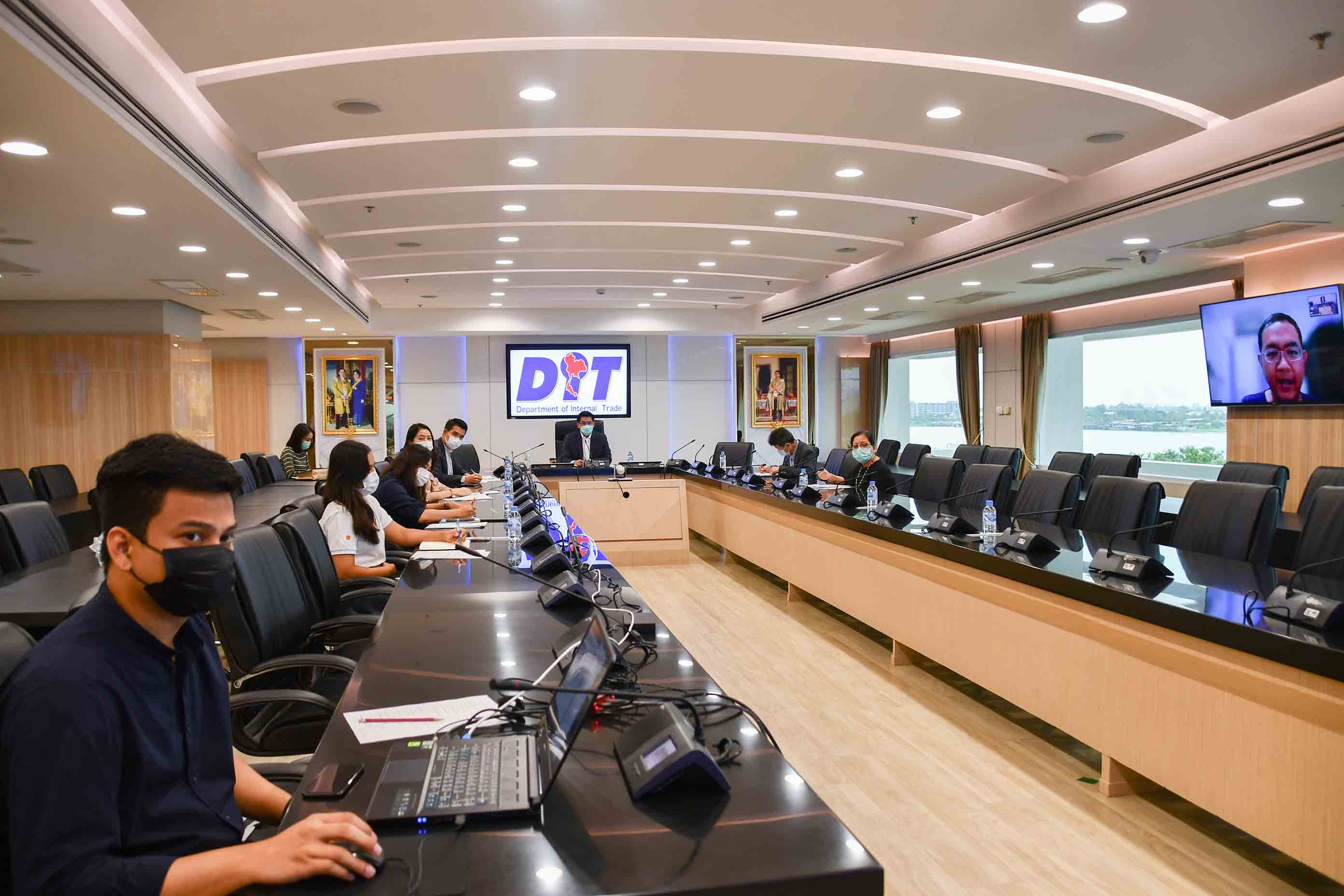 การประชุมหารือ 11 แพลตฟอร์ม แนวทางการดำเนินโครงการพาณิชย์ลดราคา! ช่วยประชาชน Lot 10