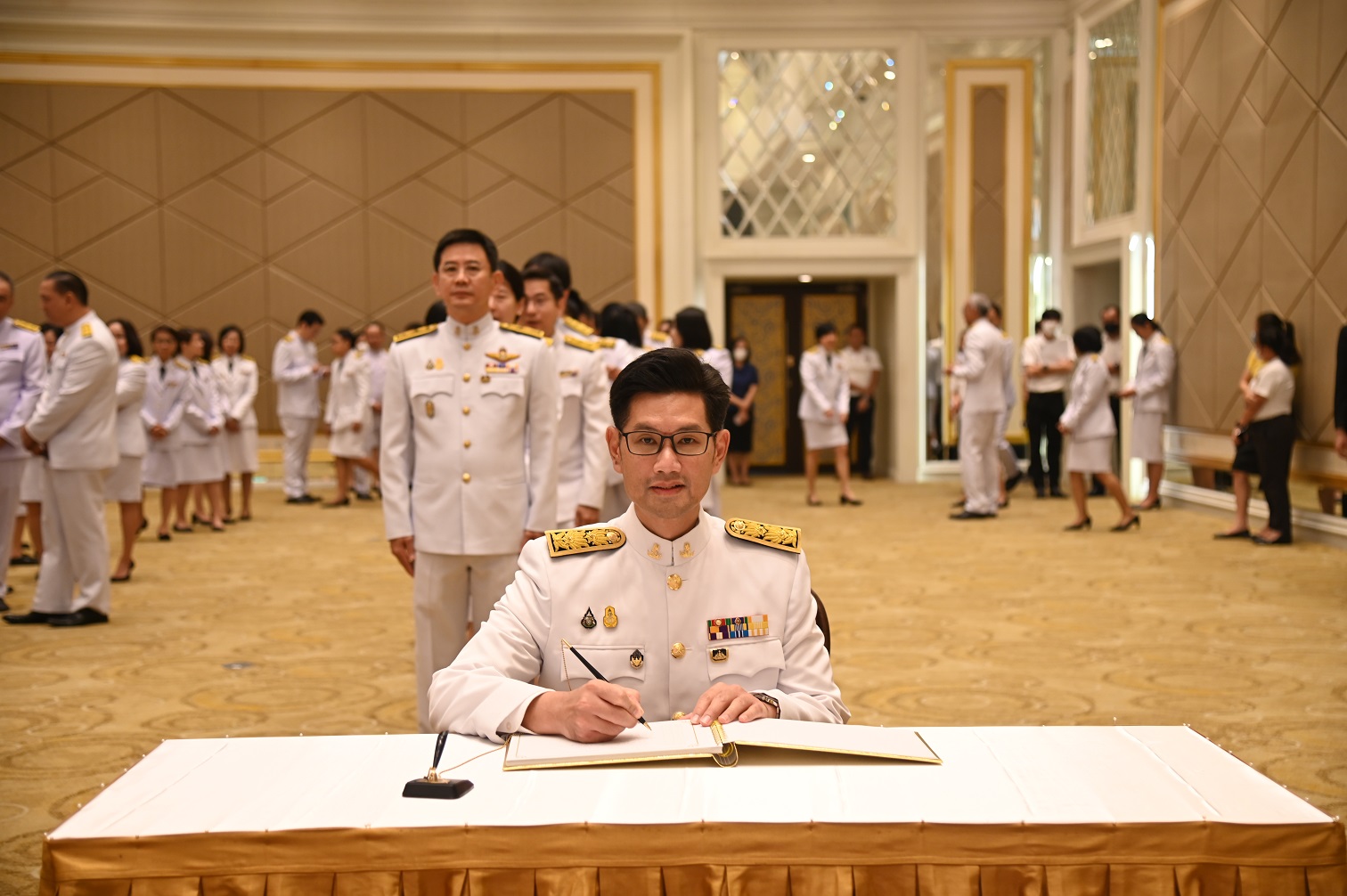 กรมการค้าภายใน ร่วมถวายพระพรชัยมงคลพระบาทสมเด็จพระเจ้าอยู่หัว เนื่องในวันฉัตรมงคล 