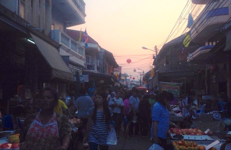 22475_บริเวณหน้าตลาด.jpg
