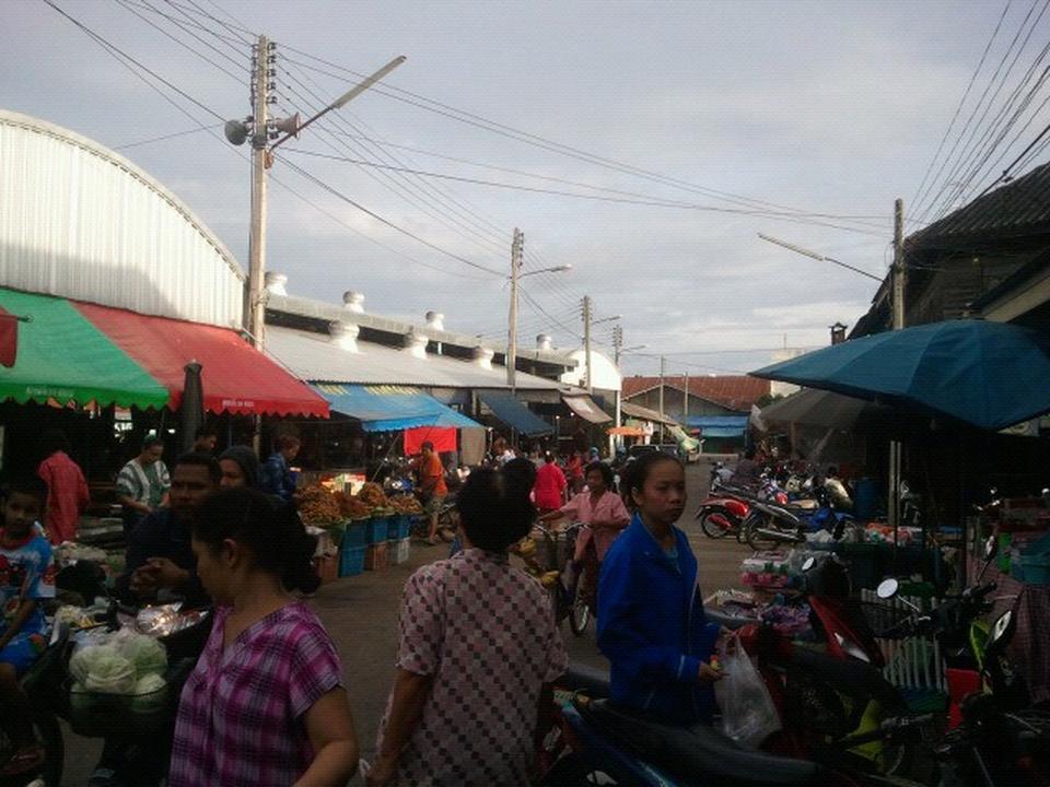 22680_บริเวณด้านหน้าตลาด.jpg