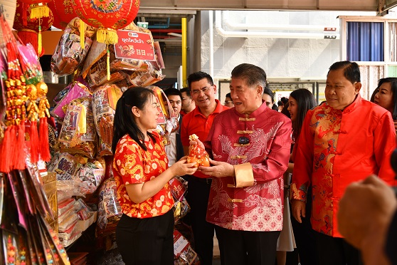 “พาณิชย์สั่งลุย!ลดราคาตรุษจีน ปีมังกรทอง 2024”   กระตุ้นกำลังซื้อ ลดค่าครองชีพคนไทย