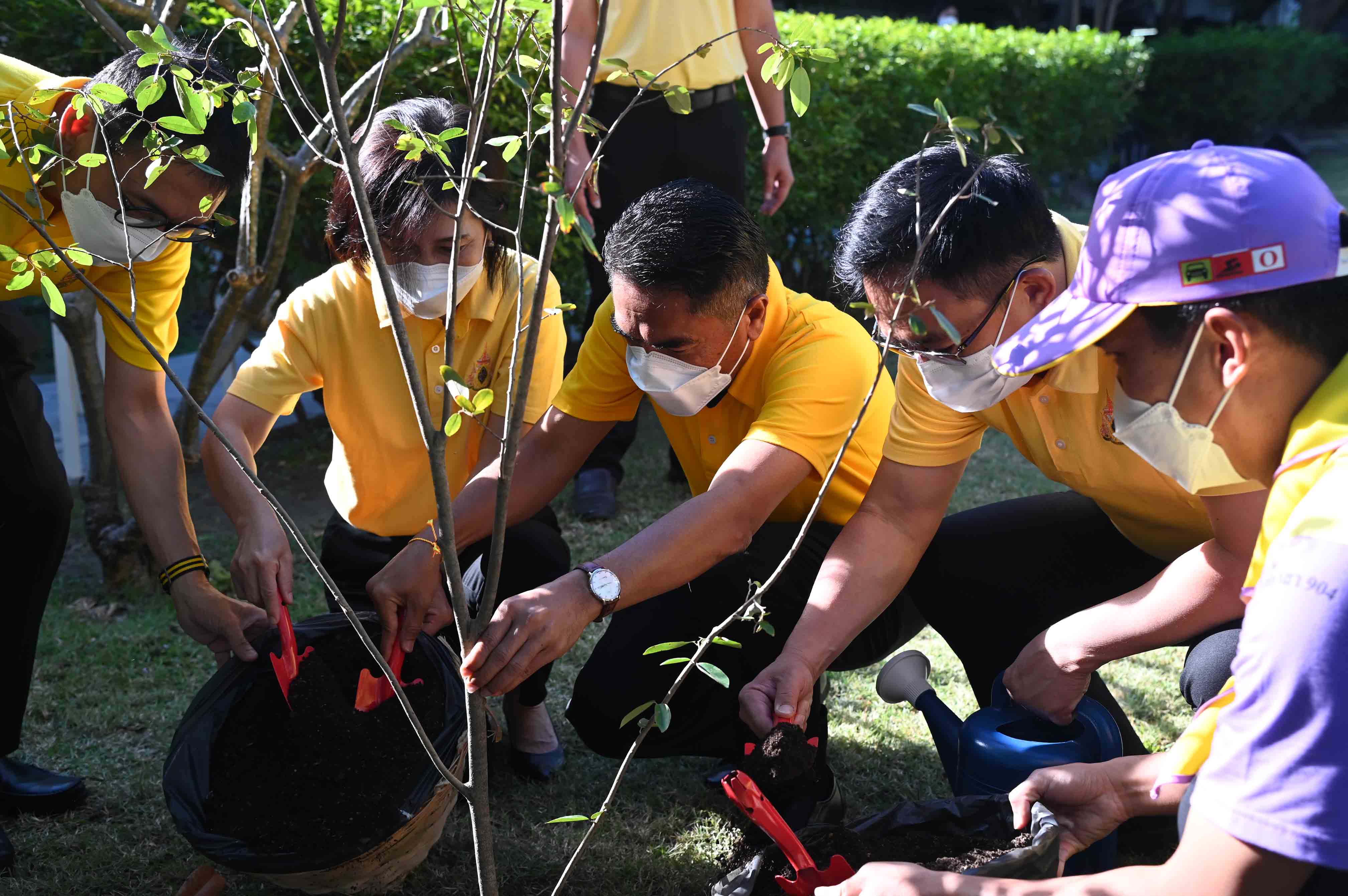 รองอธิบดีกรมการค้าภายใน ร่วมกิจกรรม “พาณิชย์...จิตอาสา ร่วมใจ ปลูกต้นไม้ รักษ์สิ่งแวดล้อม” 