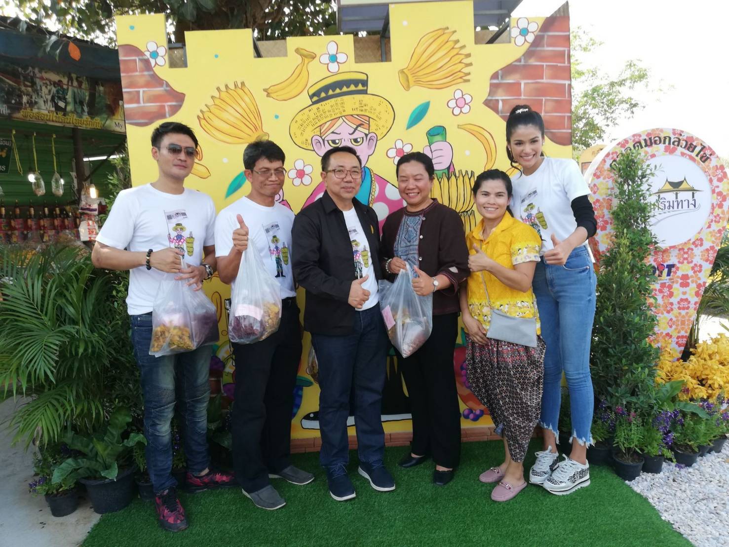 พิธีเปิด "ตลาดริมทางตลาดมอกล้วยไข่"