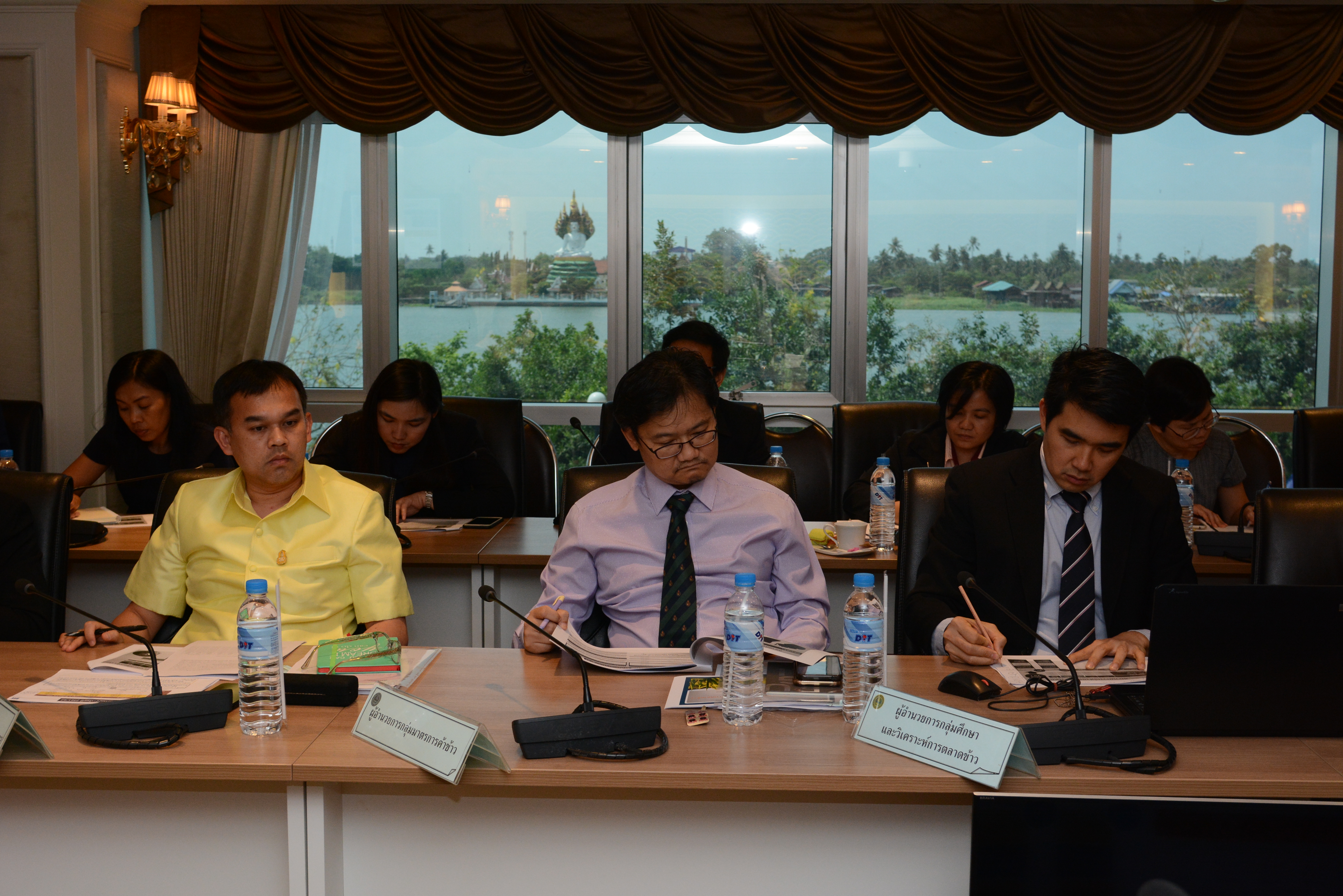 การประชุมหารือประเมินสถานการณ์การผลิตและการตลาดข้าว
