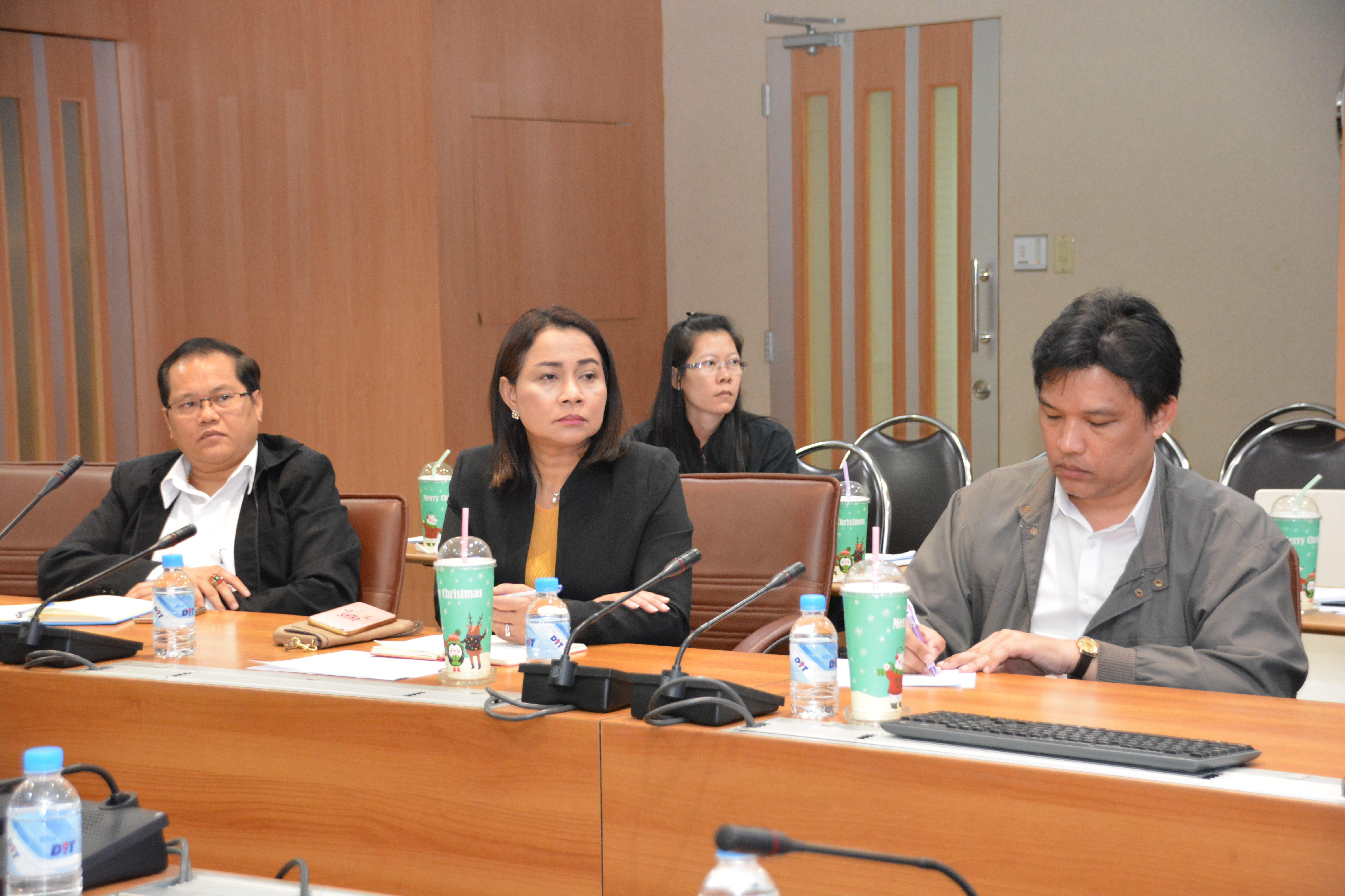 อธิบดีประชุมวีดิทัศน์ทางไกล