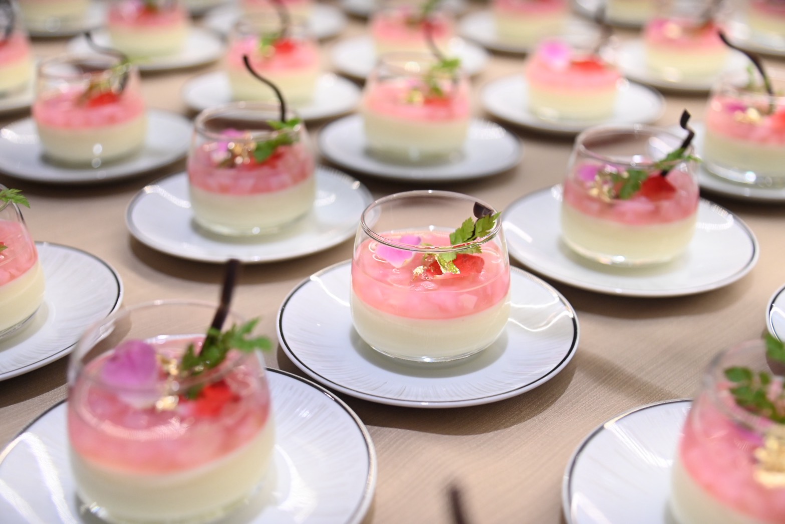 ข่าวเลขที่ 142/2569 พาณิชย์เปิดรันเวย์ใหม่ให้เกษตรไทย ดึง MasterChef ปั้นเมนูเชฟ เสิร์ฟบนฟ้า–ในเลาจน์ 3 สายการบินใหญ่ (20 พฤษภาคม 2569)