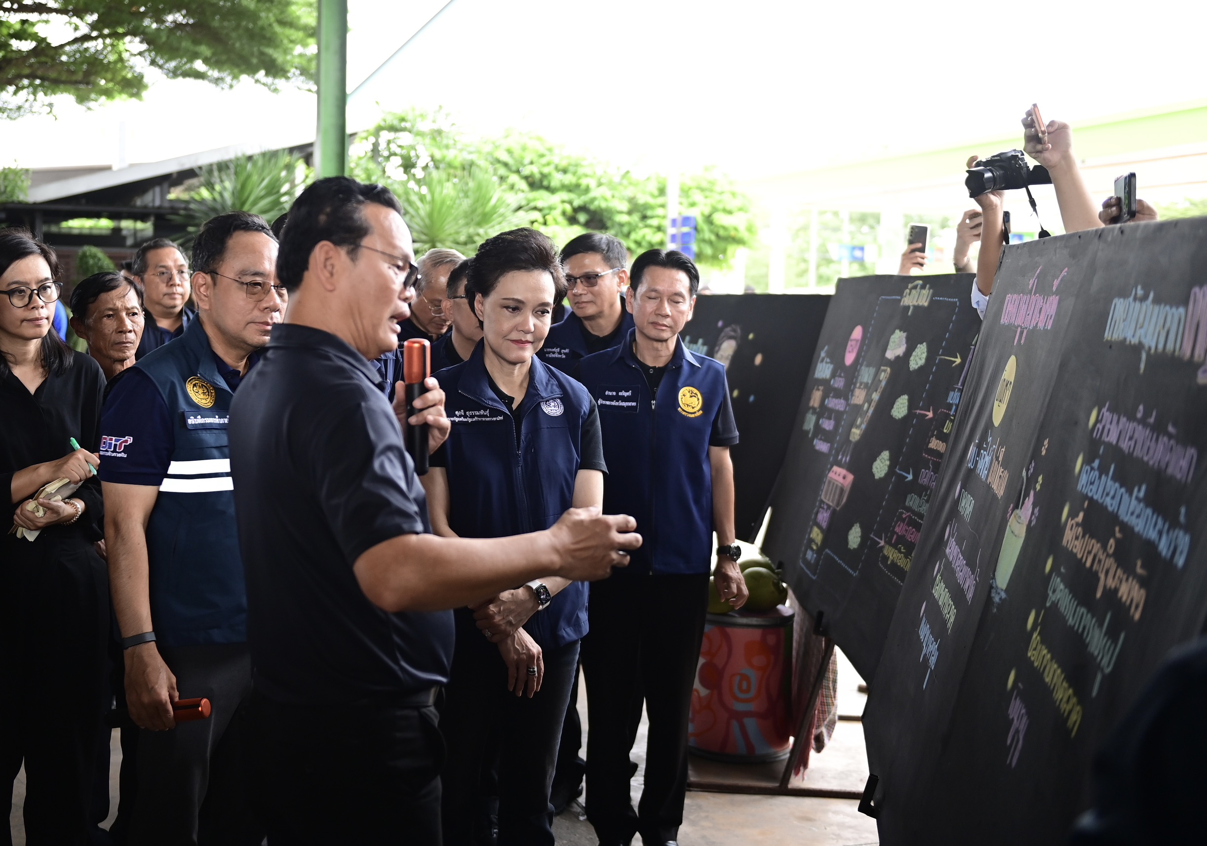 พาณิชย์ลงพื้นที่ติดตามสถานการณ์มะพร้าวน้ำหอม และความพร้อมในการตั้ง “ล้งชุมชน” 