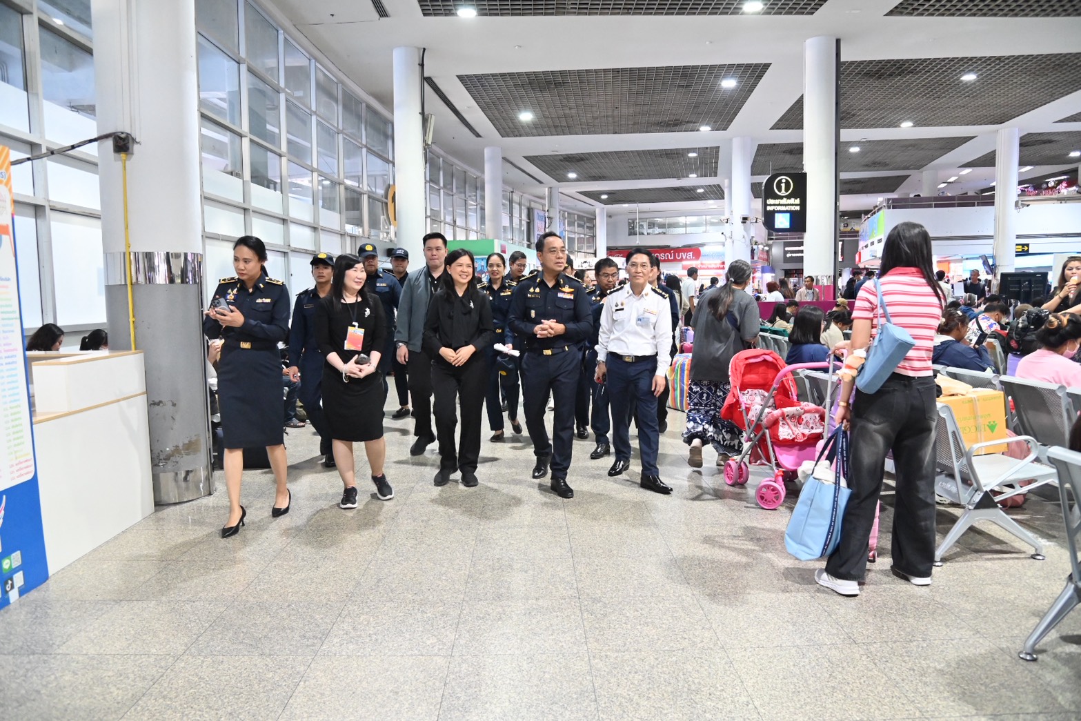 'พาณิชย์' ปูพรมตรวจเข้มช่วงปีใหม่ ตรวจเครื่องชั่ง-หัวจ่ายน้ำมัน-ป้ายราคา สนามบิน สถานีขนส่ง สร้างความเชื่อมั่นประชาชน