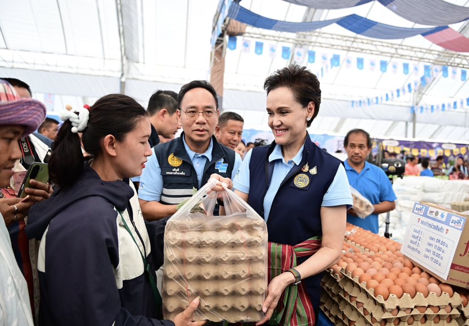 ข่าวเลขที่ 13/2569 “พาณิชย์” จับมือ ”กลาโหม“ ยกขบวนสินค้าราคาประหยัด ปล่อยคาราวานโมบายธงฟ้าเข้าถึงชายแดน หนุนผู้ประกอบการ-ฟื้นเศรษฐกิจ–ลดค่าครองชีพ-ดูแลความมั่นคง (19 ตุลาคม 2568)