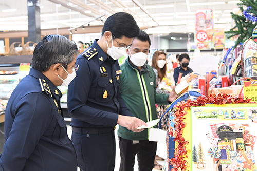 พาณิชย์ลงพื้นที่ตรวจสอบปิดป้ายเเสดงราคาสินค้า