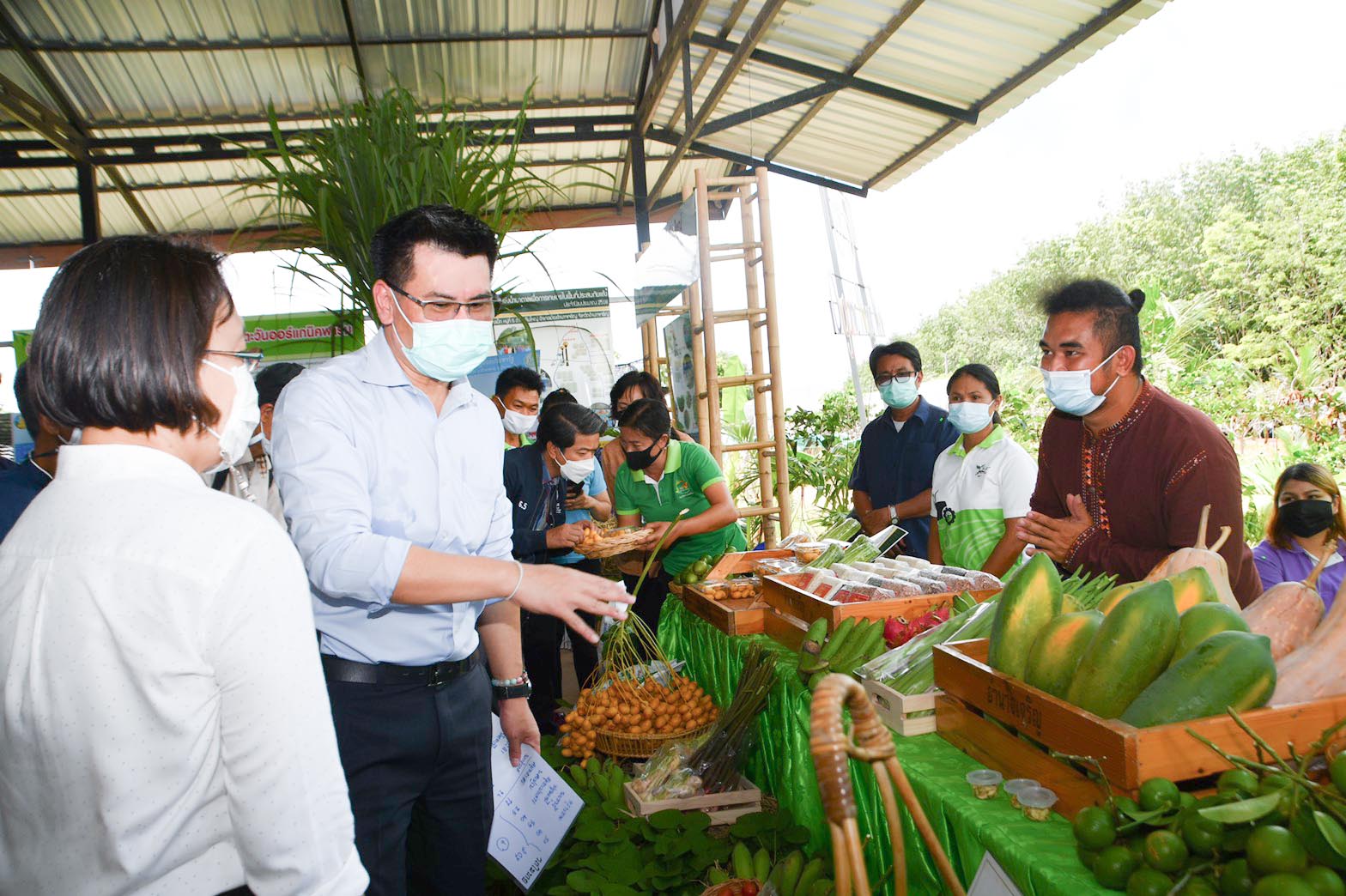 อธิบดีร่วมติดตามความคืบหน้าโครงการประกันรายได้ พร้อมพบปะกลุ่มองค์กรเกษตรผู้ผลิตสินค้าเกษตรอินทรีย์