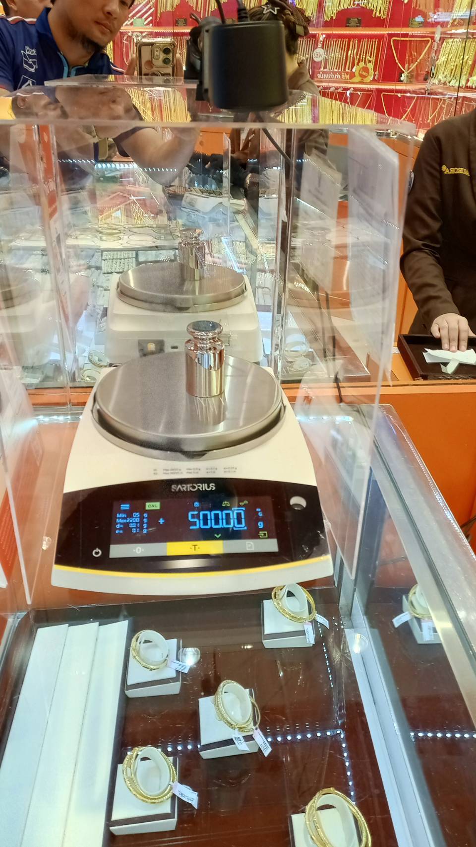 ข่าวเลขที่ 67/2569 DIT ลุยตรวจเข้มร้านทองทั่วไทย รับมือราคาทองผันผวน ย้ำเครื่องชั่งต้องมาตรฐาน ป้ายราคาต้องชัดเจน ป้องสิทธิผู้บริโภค (1 กุมภาพันธ์ 2569)